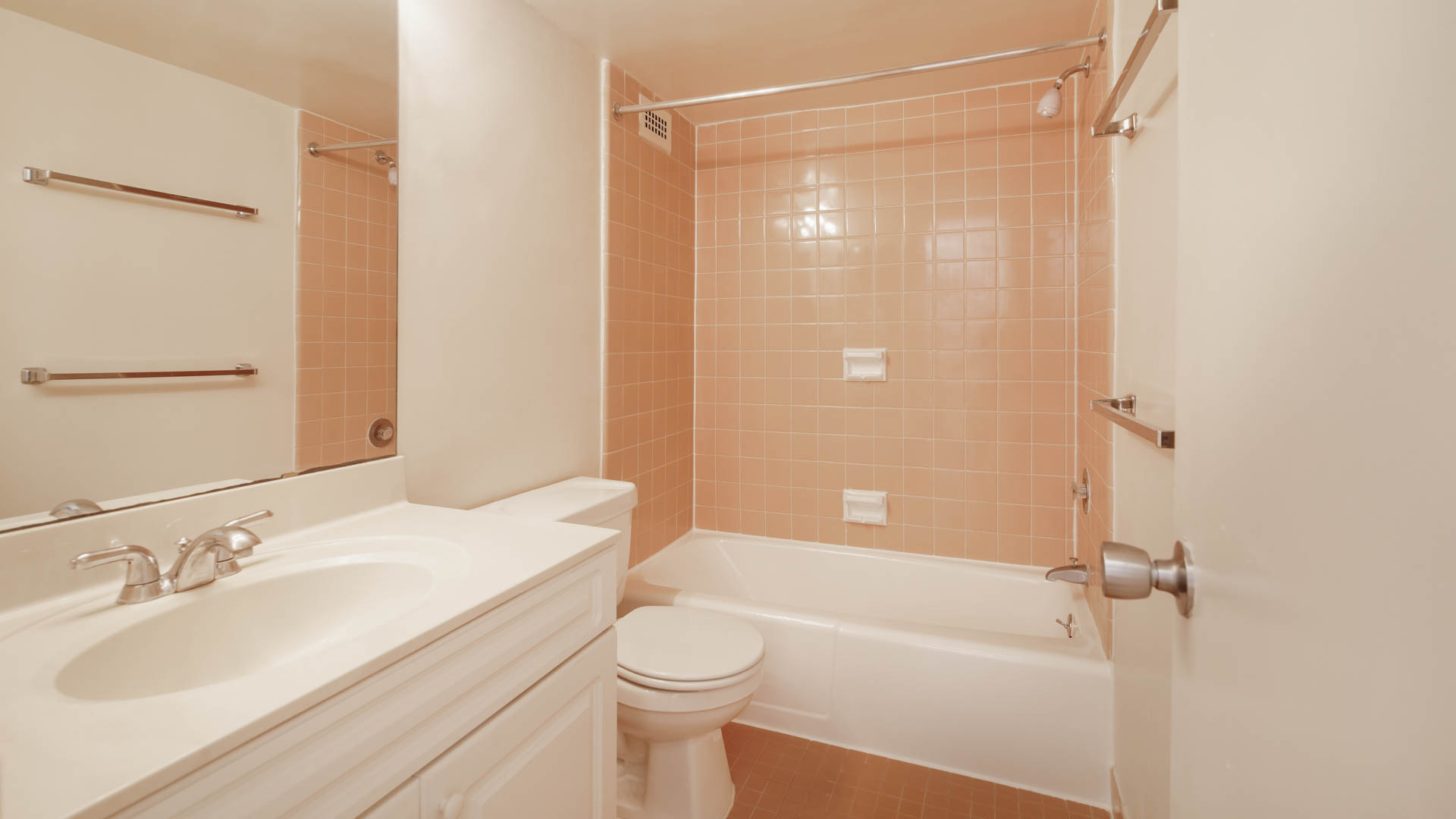 3003 Van Ness Apartments 2 of 13