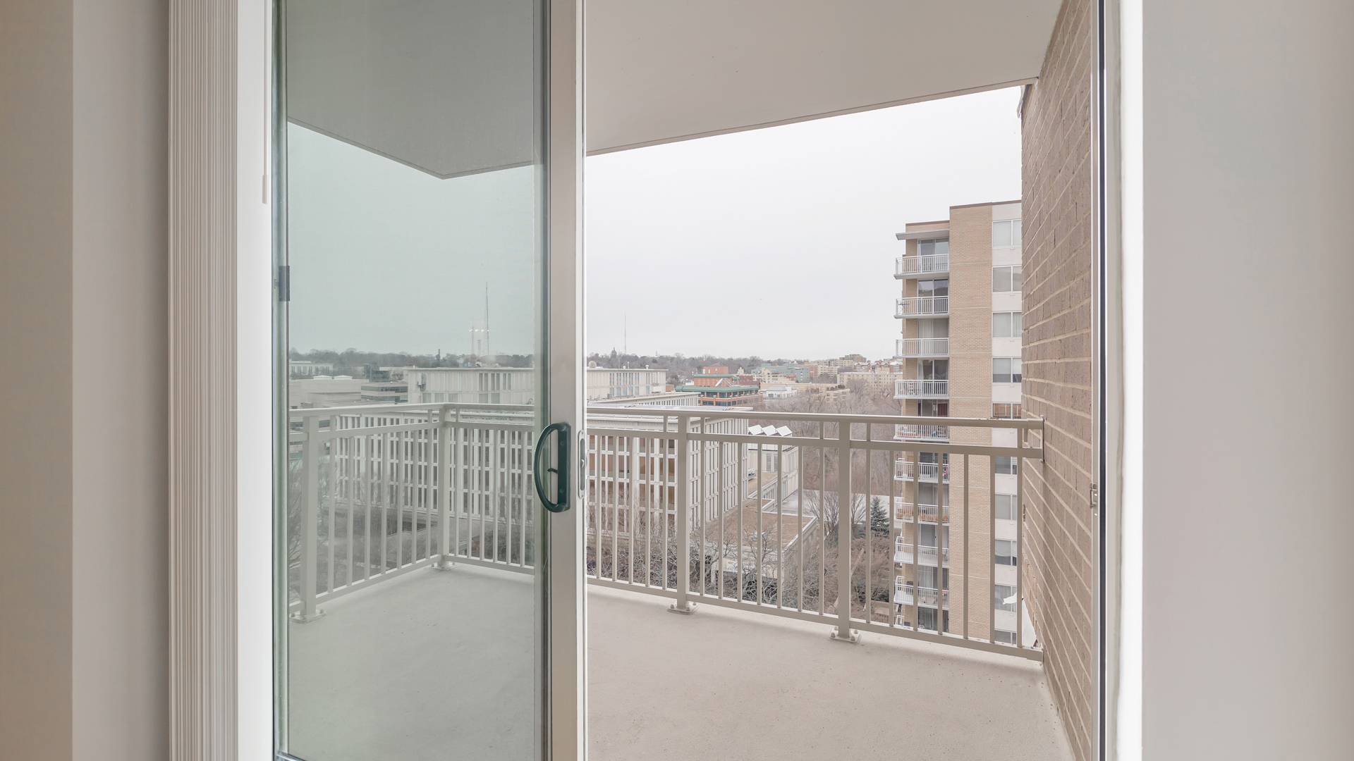 3003 Van Ness Apartments 7 of 8