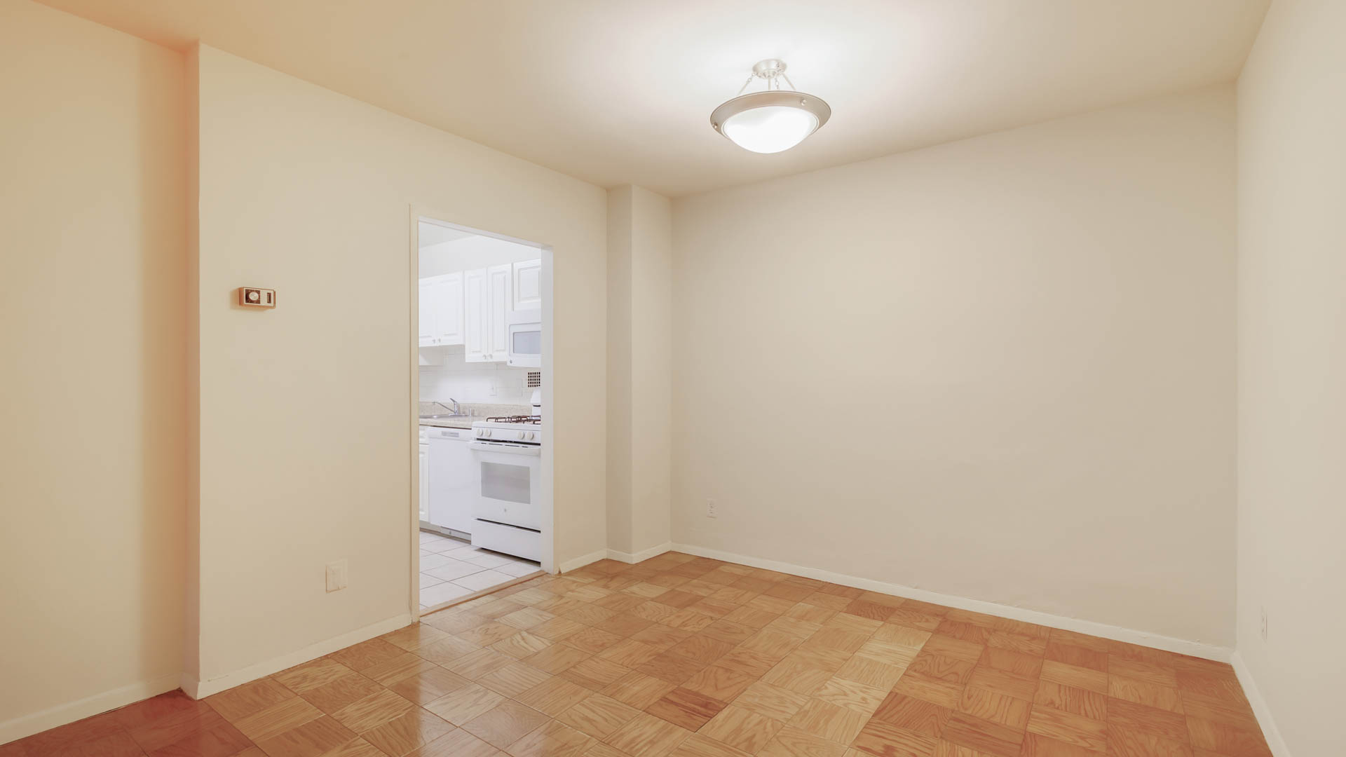 3003 Van Ness Apartments 3 of 8