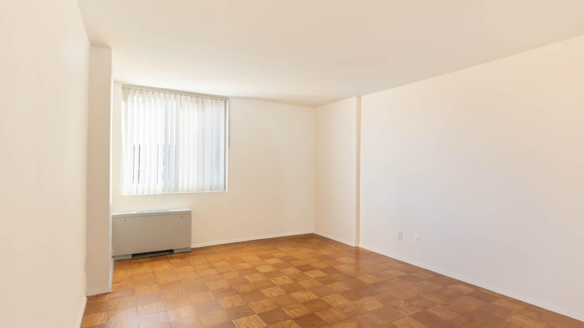 3003 Van Ness Apartments 2 of 11