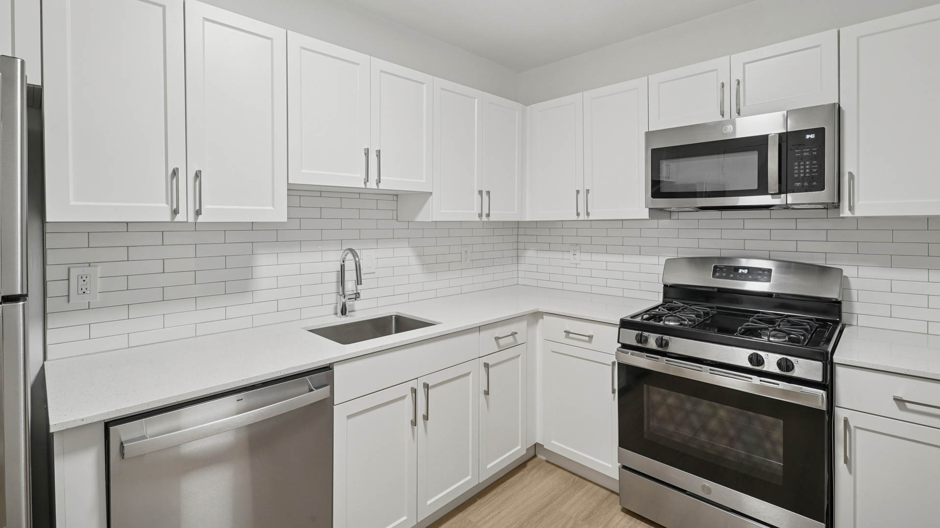 3003 Van Ness Apartments 2 of 12