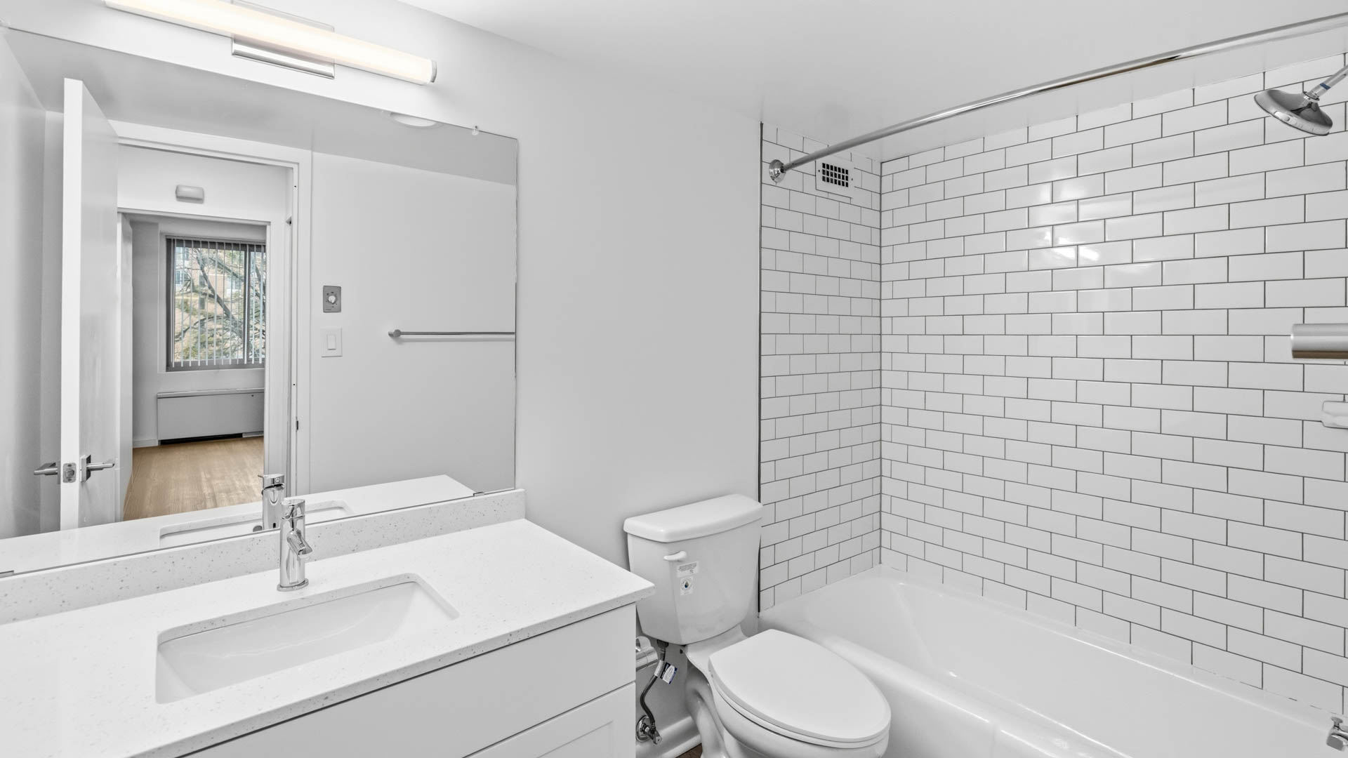 3003 Van Ness Apartments 2 of 8