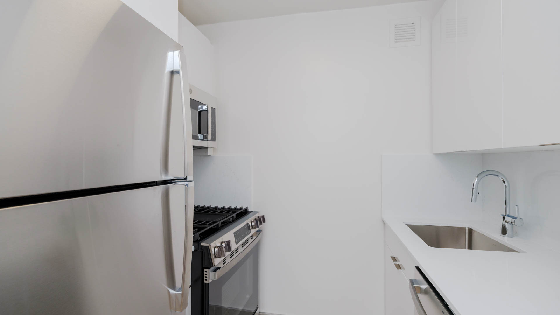 The Westmont Apartments 7 of 12