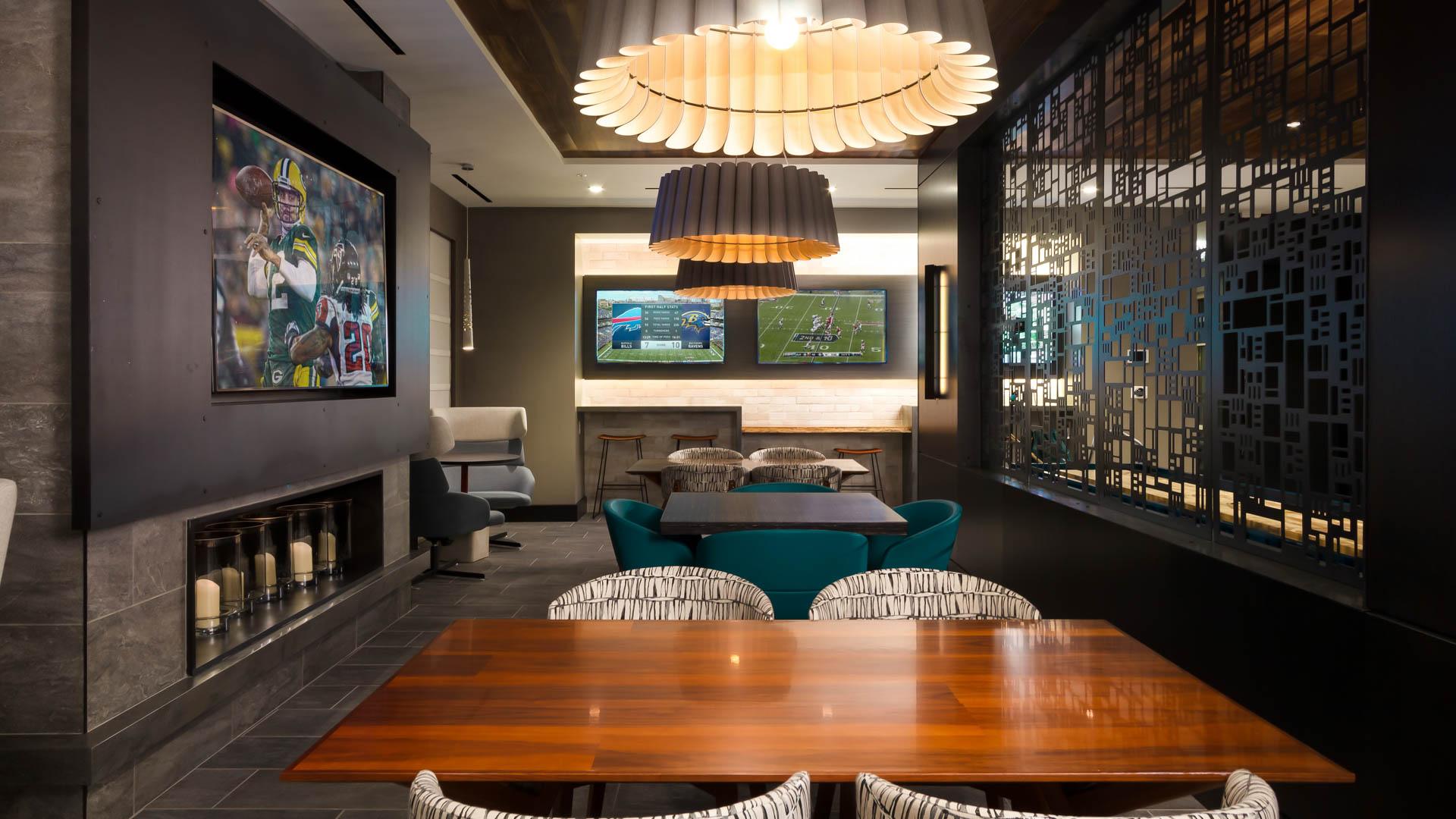 Lounge at 1800 Oak Apartments (2 of 3)
