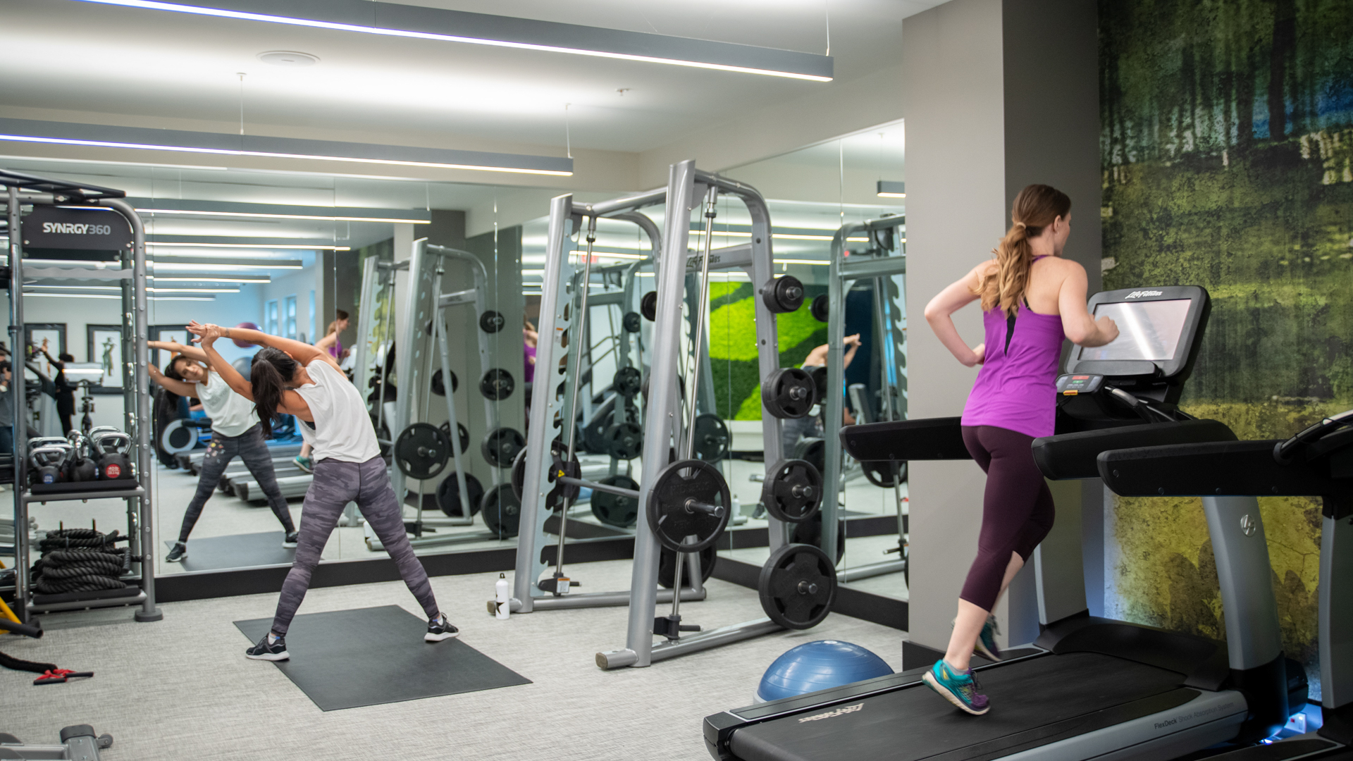 Gym at 1800 Oak Apartments (4 of 6)