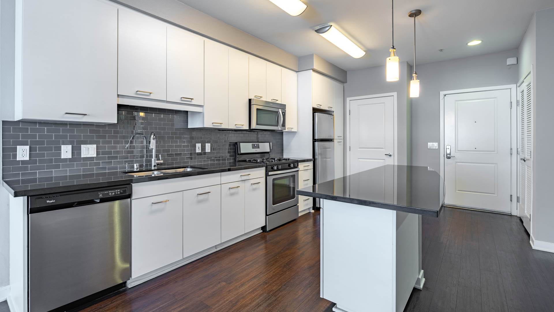 Jia Apartments 8 of 12