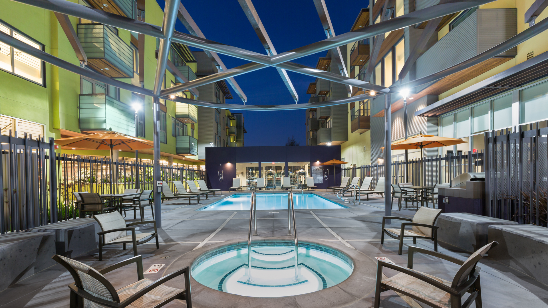Pool at Parc on Powell Apartments (1 of 5)