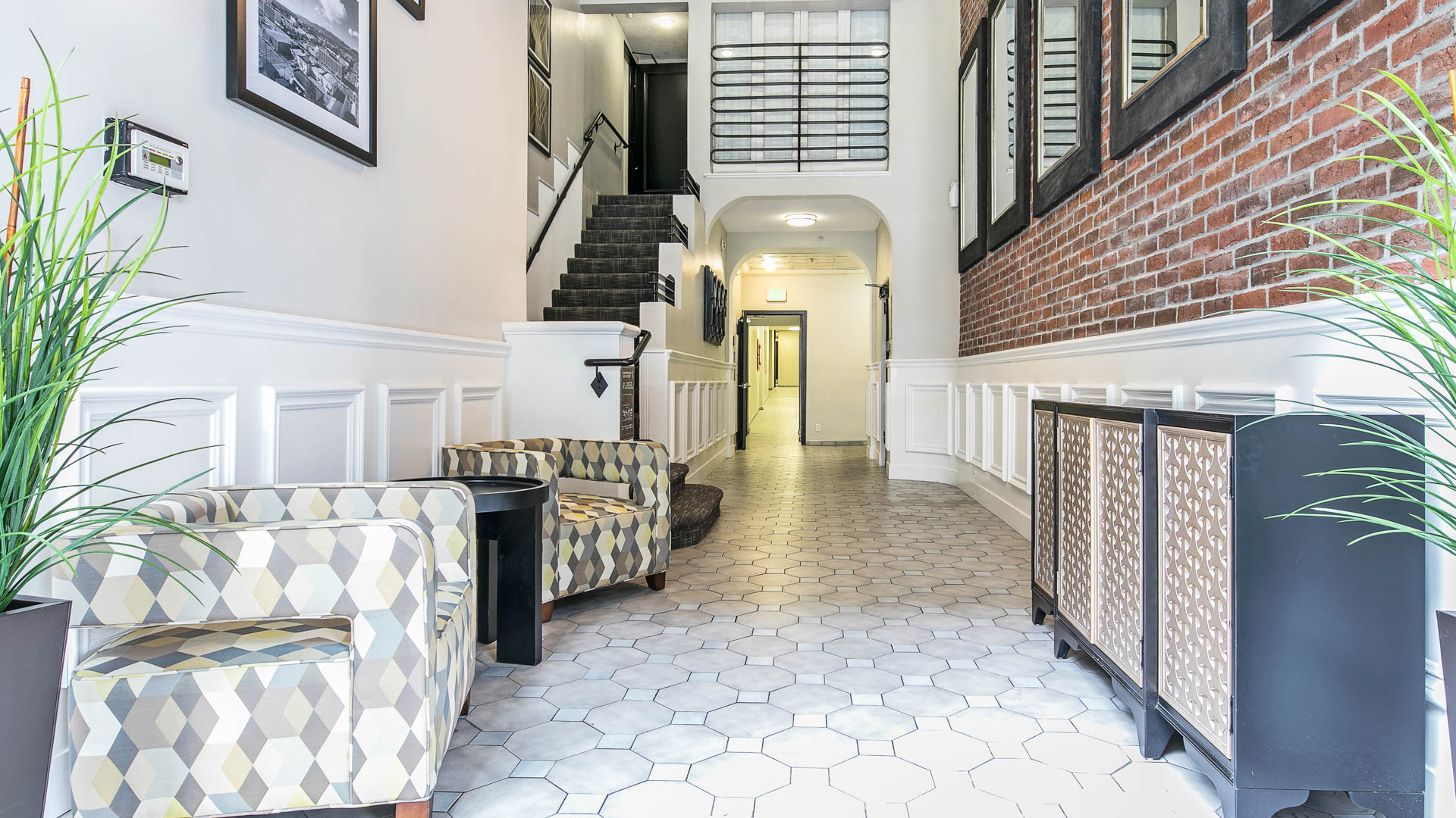Vintage at 425 Broadway Apartments 2 of 12