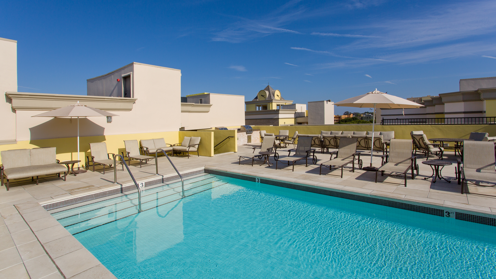 Pool at 425 Broadway Apartments (1 of 2)