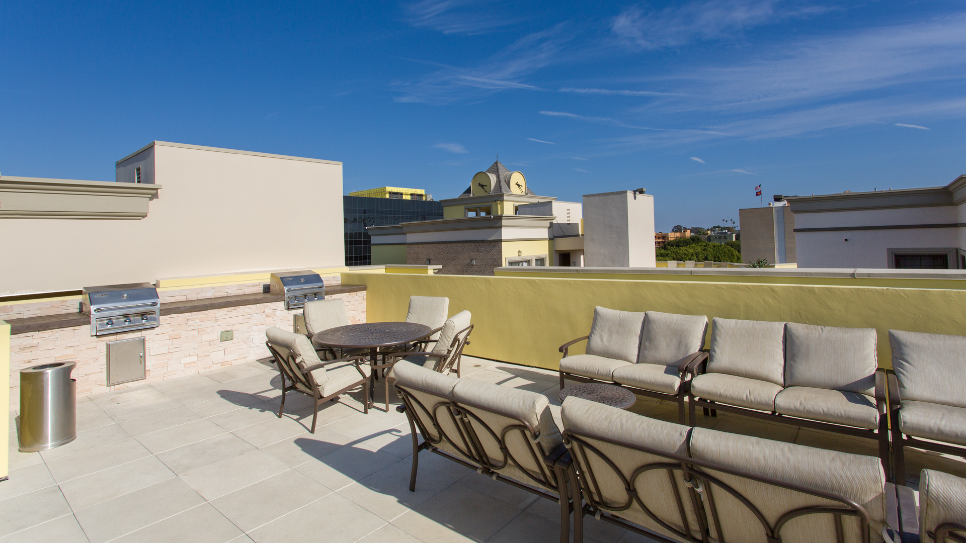 Roof deck at 425 Broadway Apartments (1 of 3)
