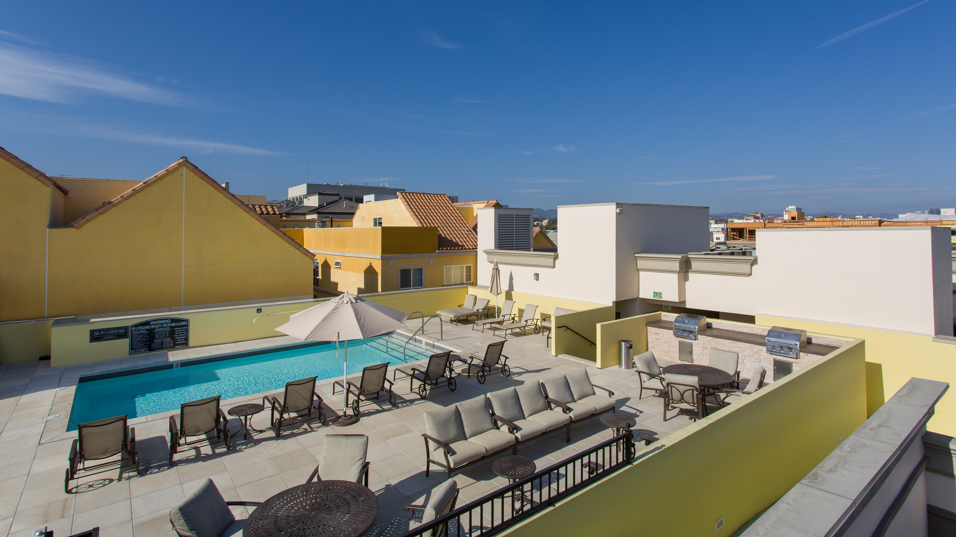 Roof deck at 425 Broadway Apartments (2 of 3)