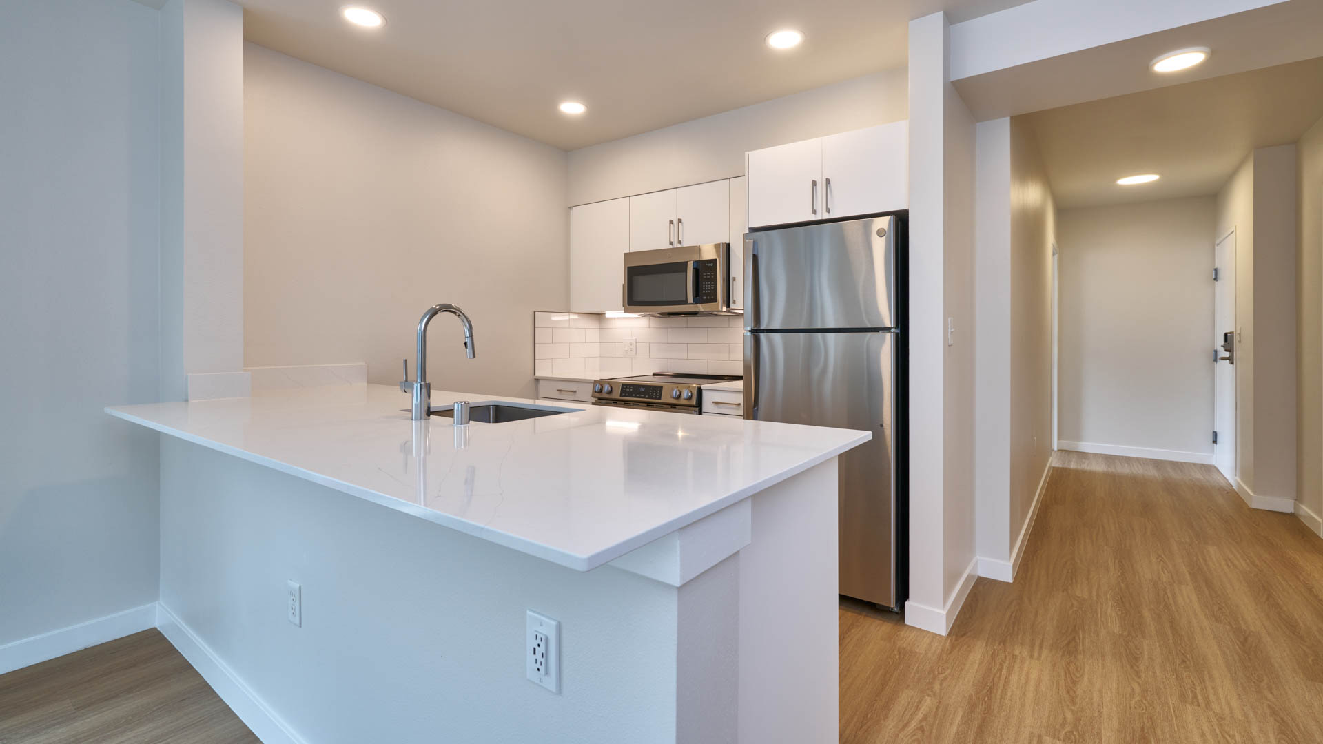 Alcyone Apartments 5 of 12
