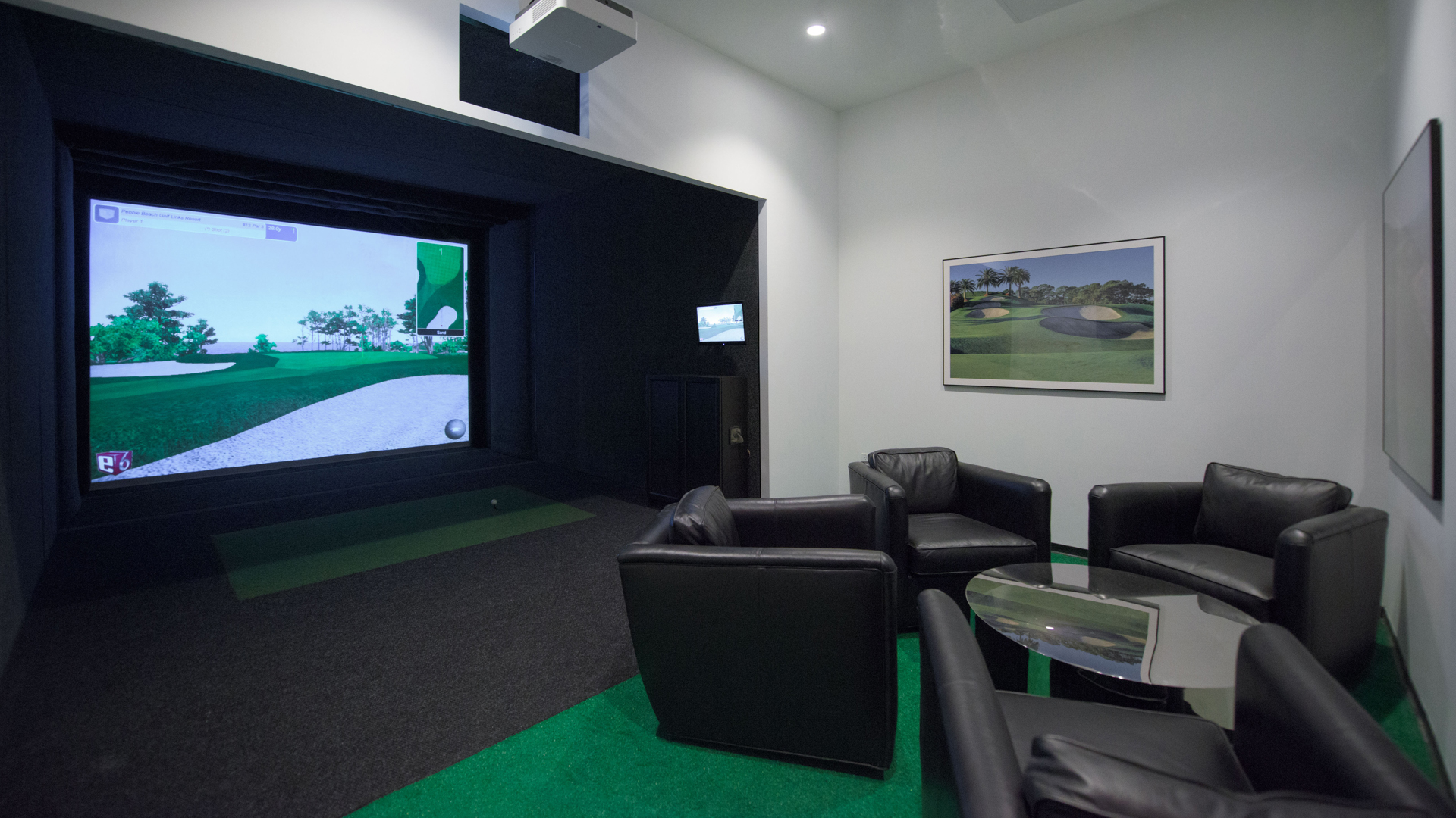 Game room at 170 Amsterdam Apartments