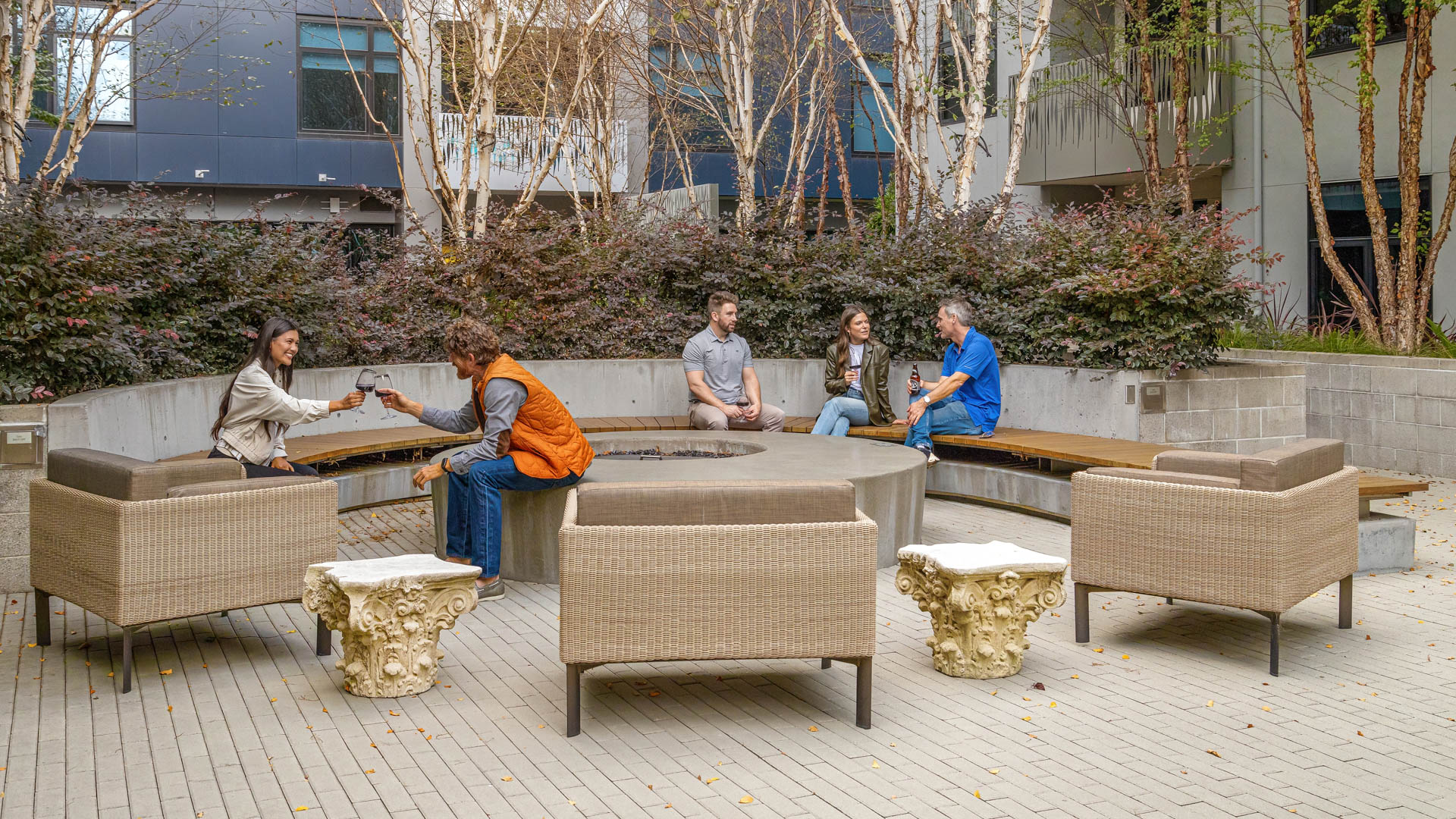Courtyard at Azure Apartments (4 of 8)
