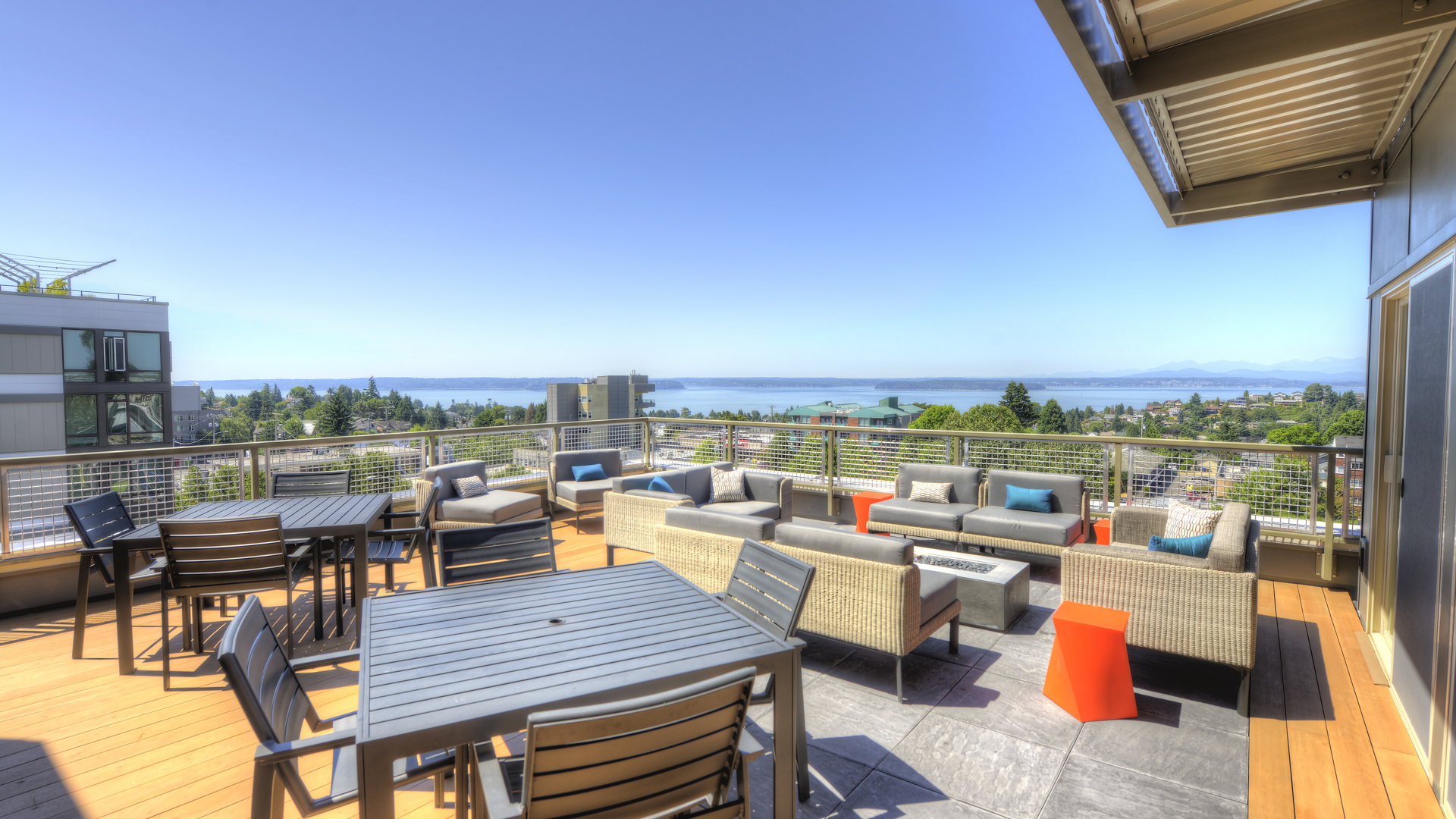 Roof deck at Junction 47 Apartments (3 of 5)