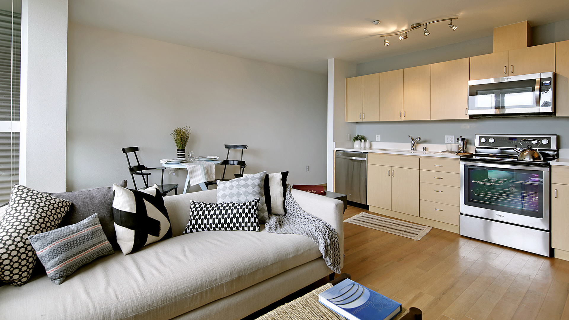 The Pearl Apartments 16 of 27