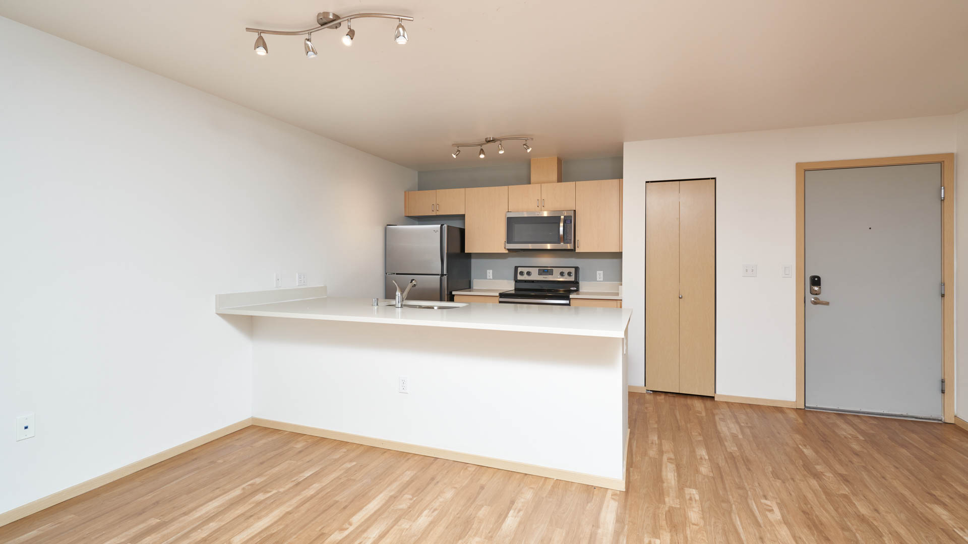The Pearl Apartments 8 of 12