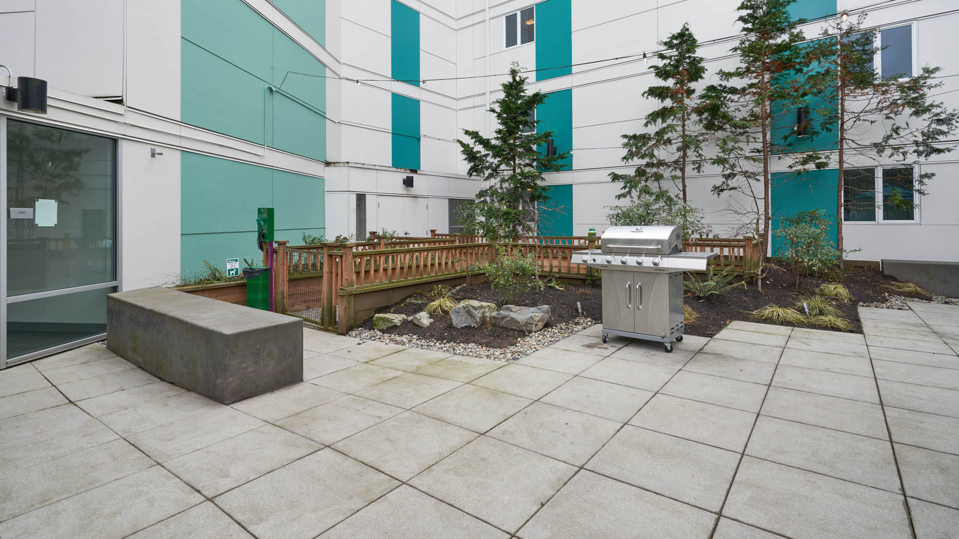 Courtyard at The Pearl Apartments (3 of 4)