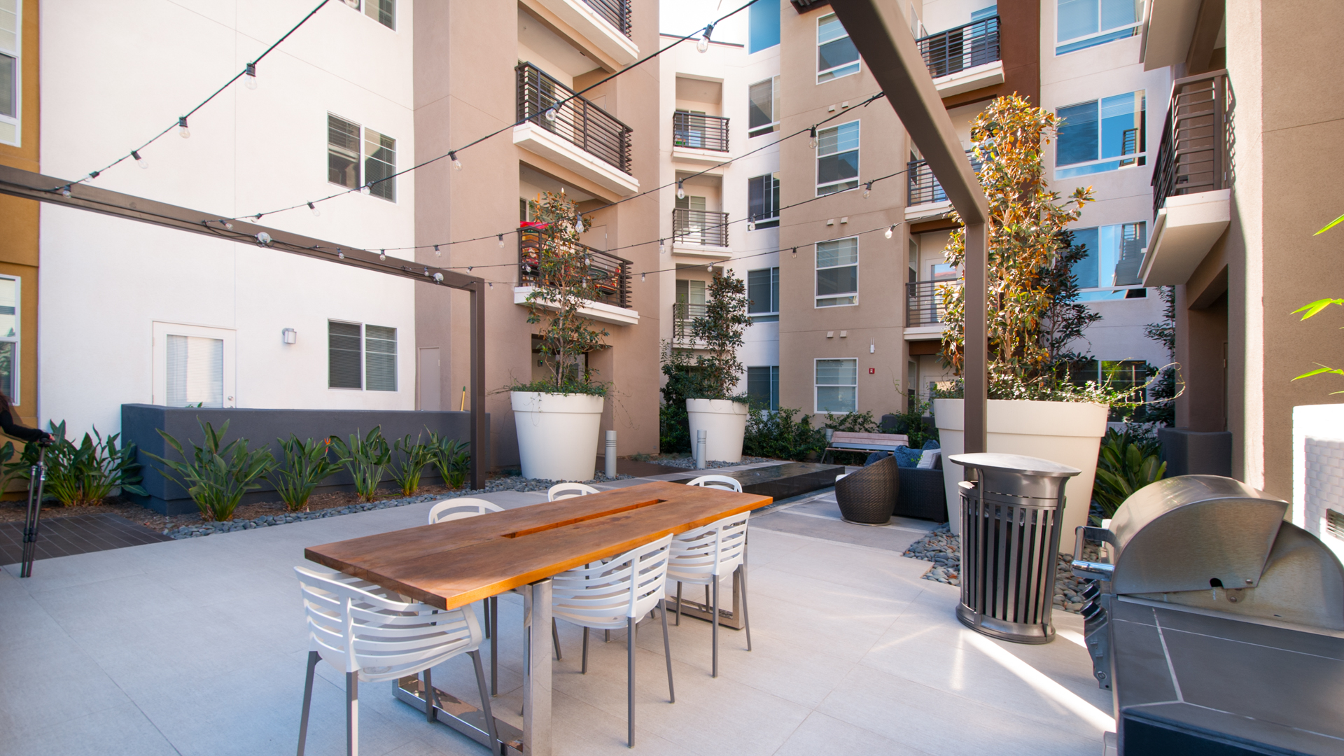 Courtyard at The Kelvin Apartments