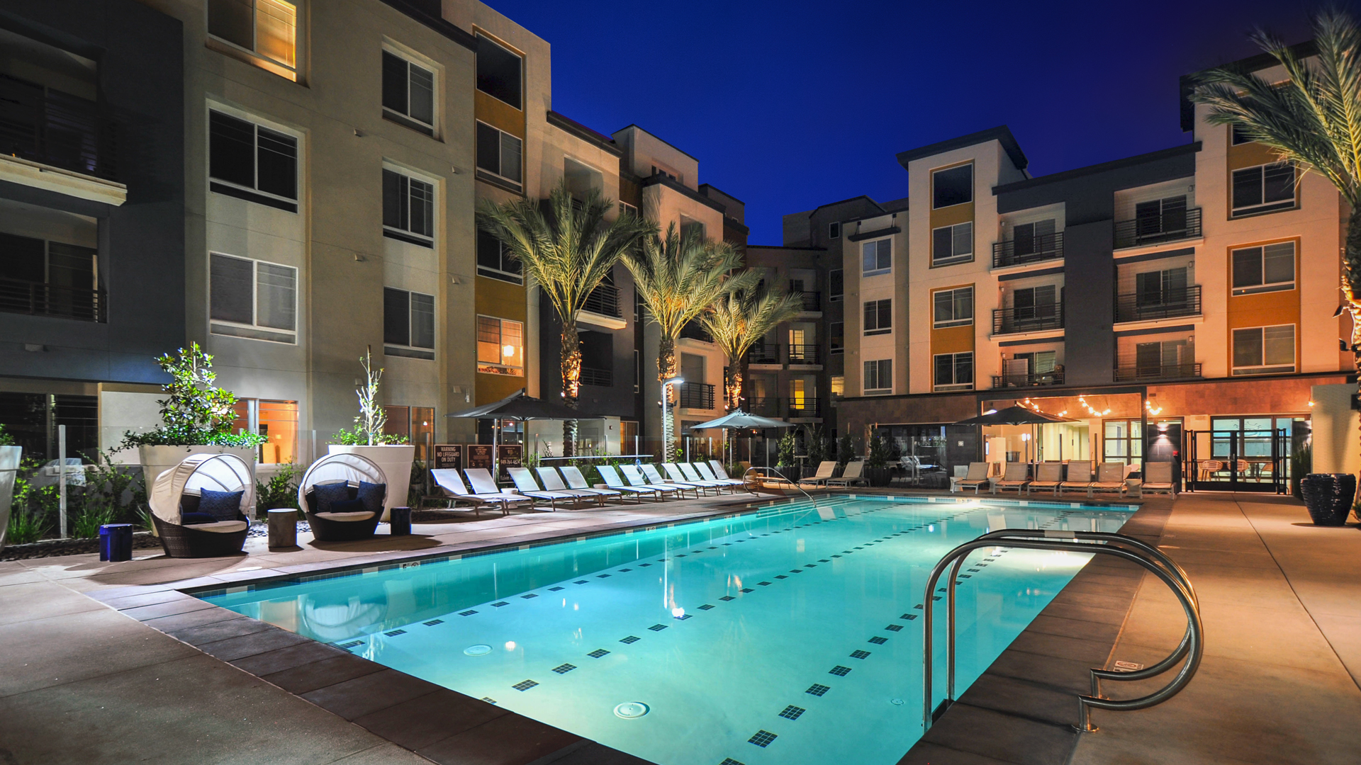 Pool at The Kelvin Apartments (1 of 4)