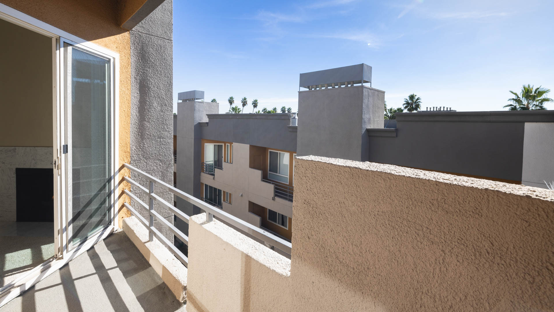 Vantage Hollywood Apartments 11 of 12