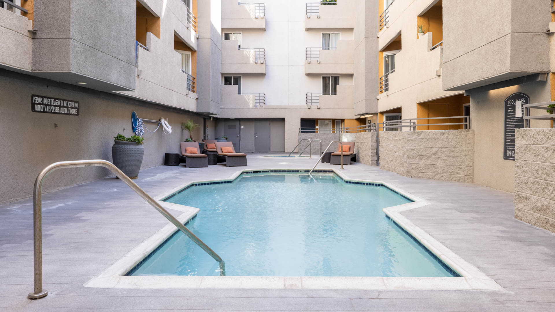 Pool at Vantage Hollywood Apartments