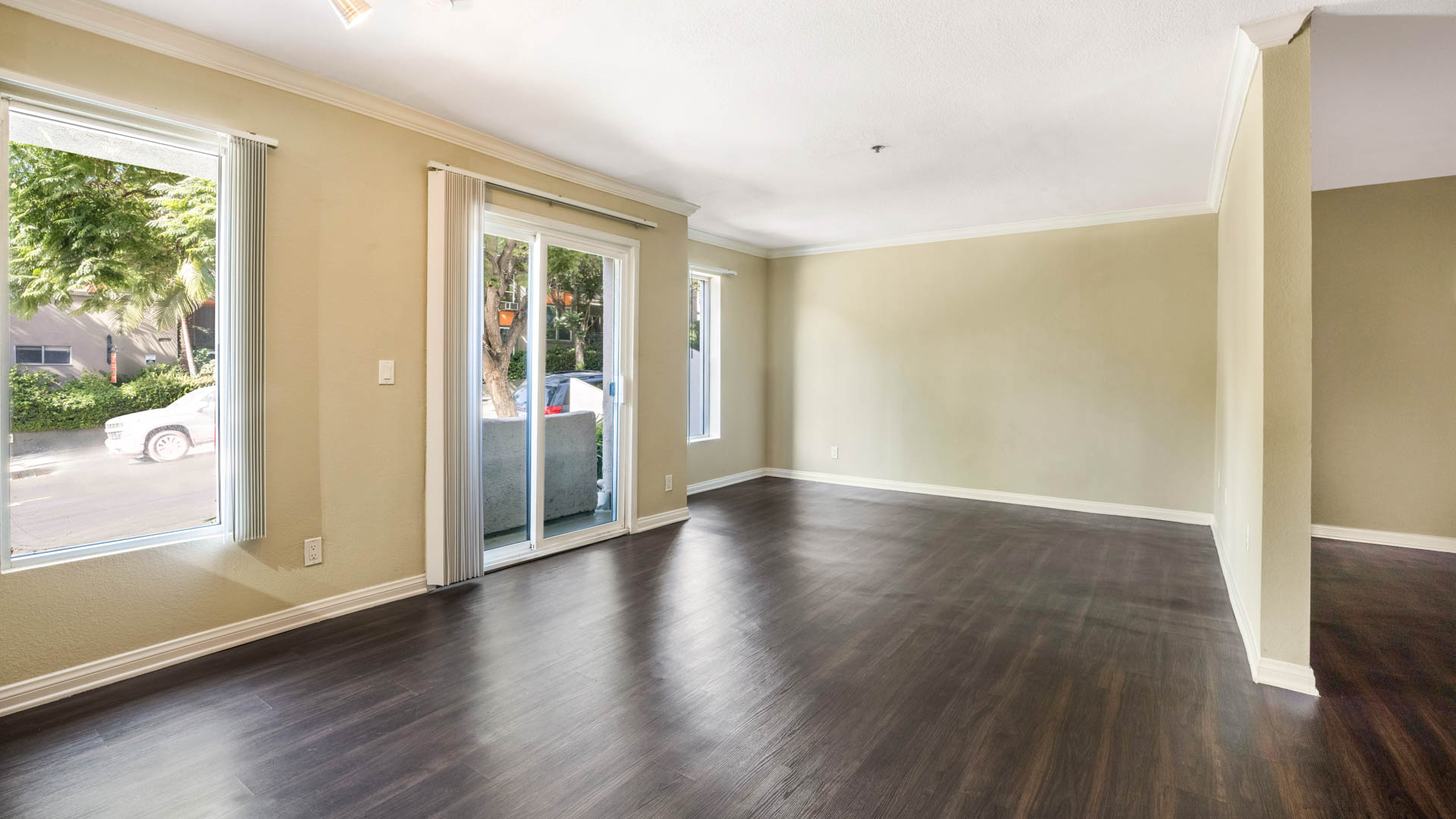 Vantage Hollywood Apartments 9 of 12