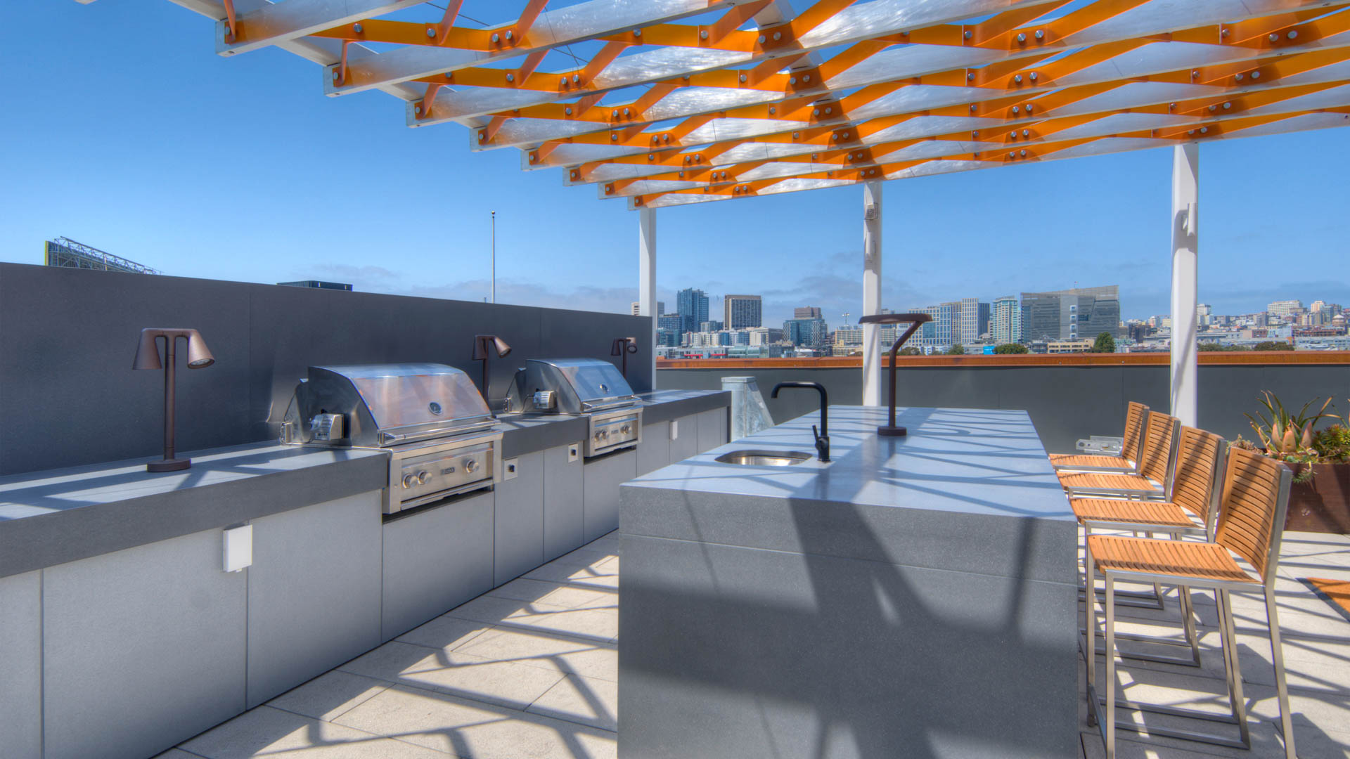 Roof deck at 855 Brannan Apartments (3 of 8)