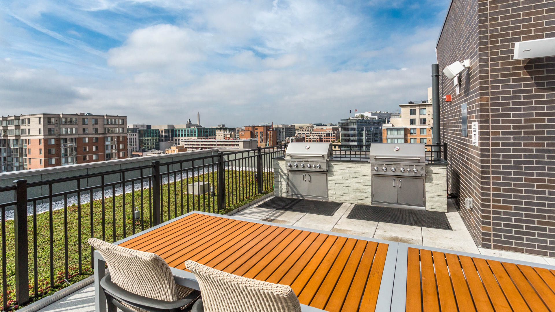Grill area at 455 Eye Street Apartments