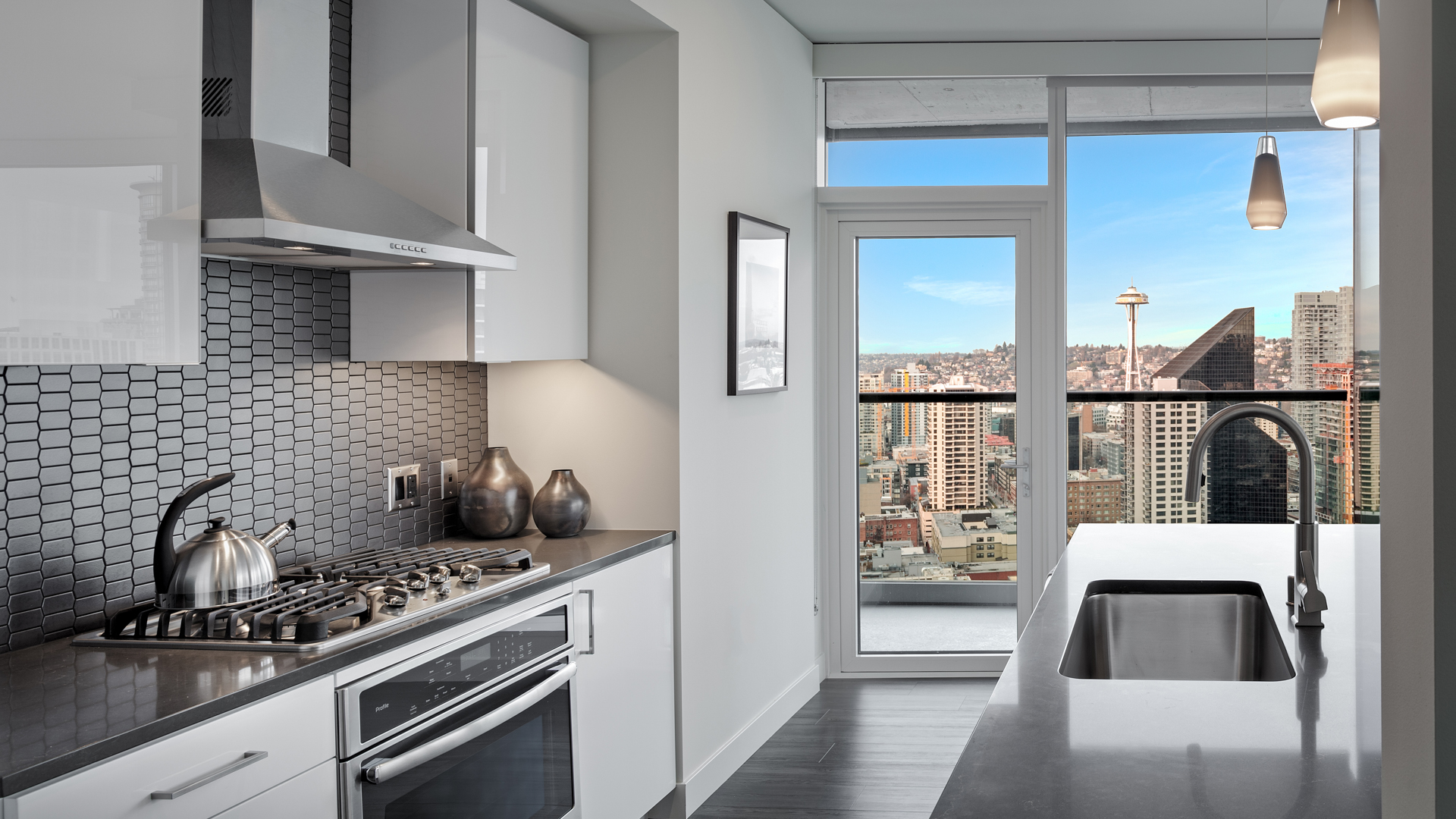 Helios Apartments 5 of 12