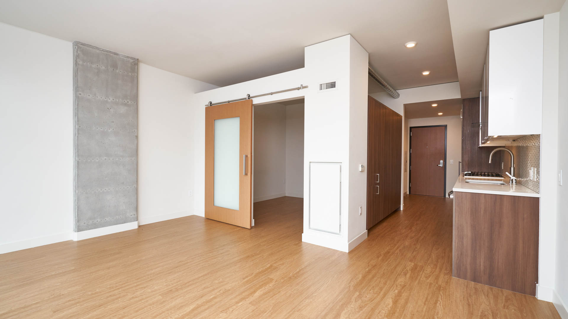 Helios Apartments 3 of 6