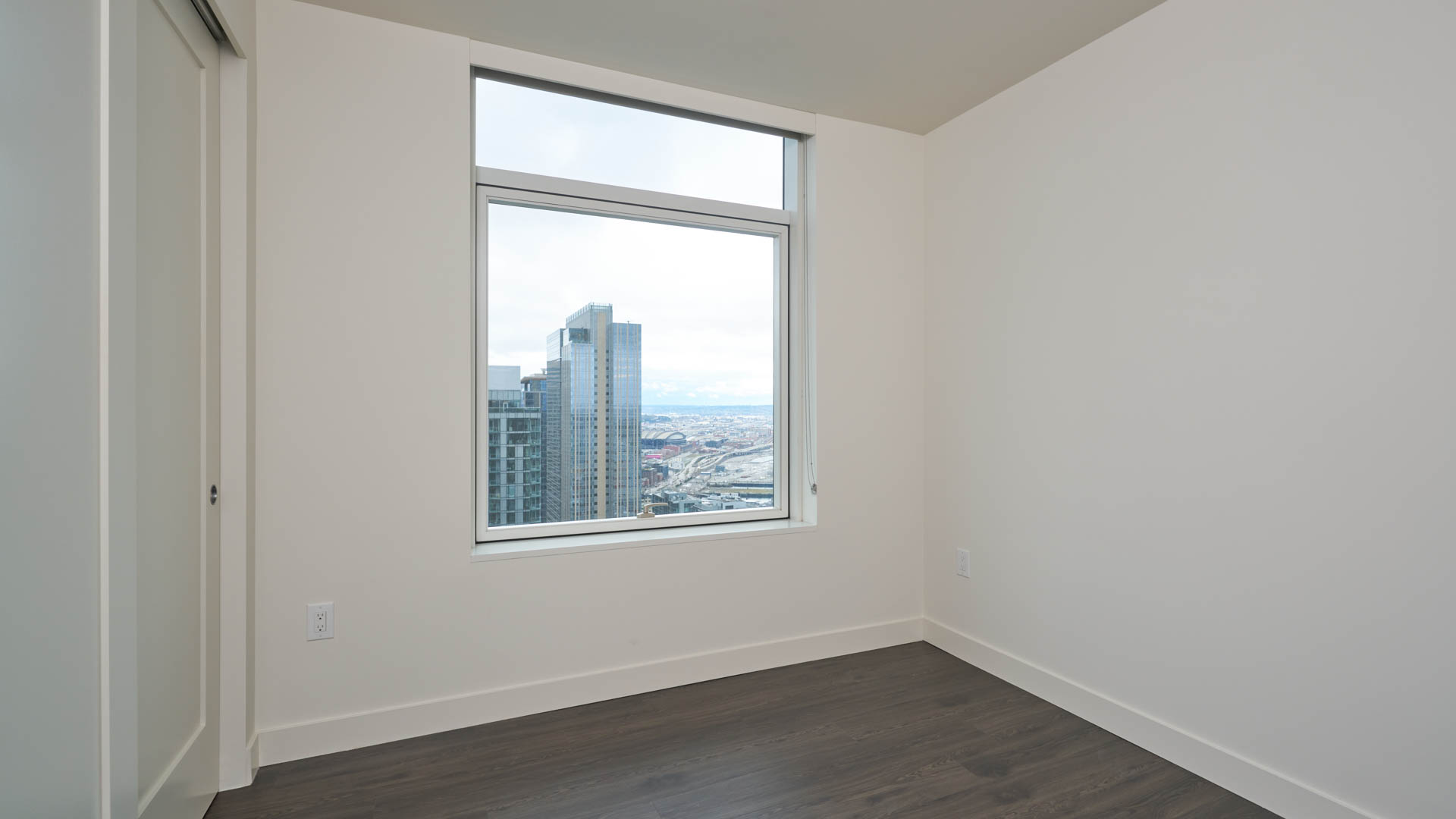 Helios Apartments 6 of 12