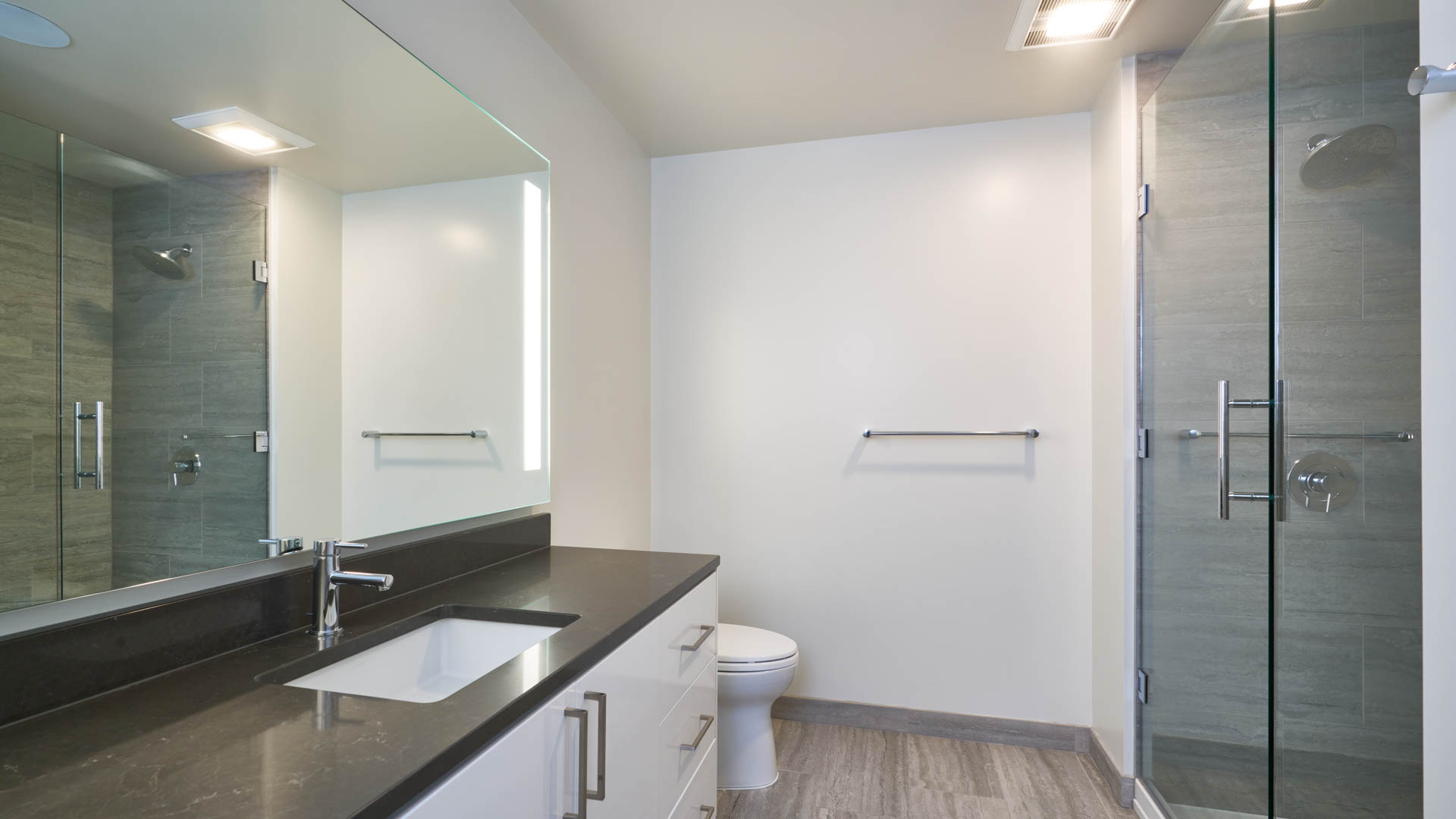 Helios Apartments 5 of 12