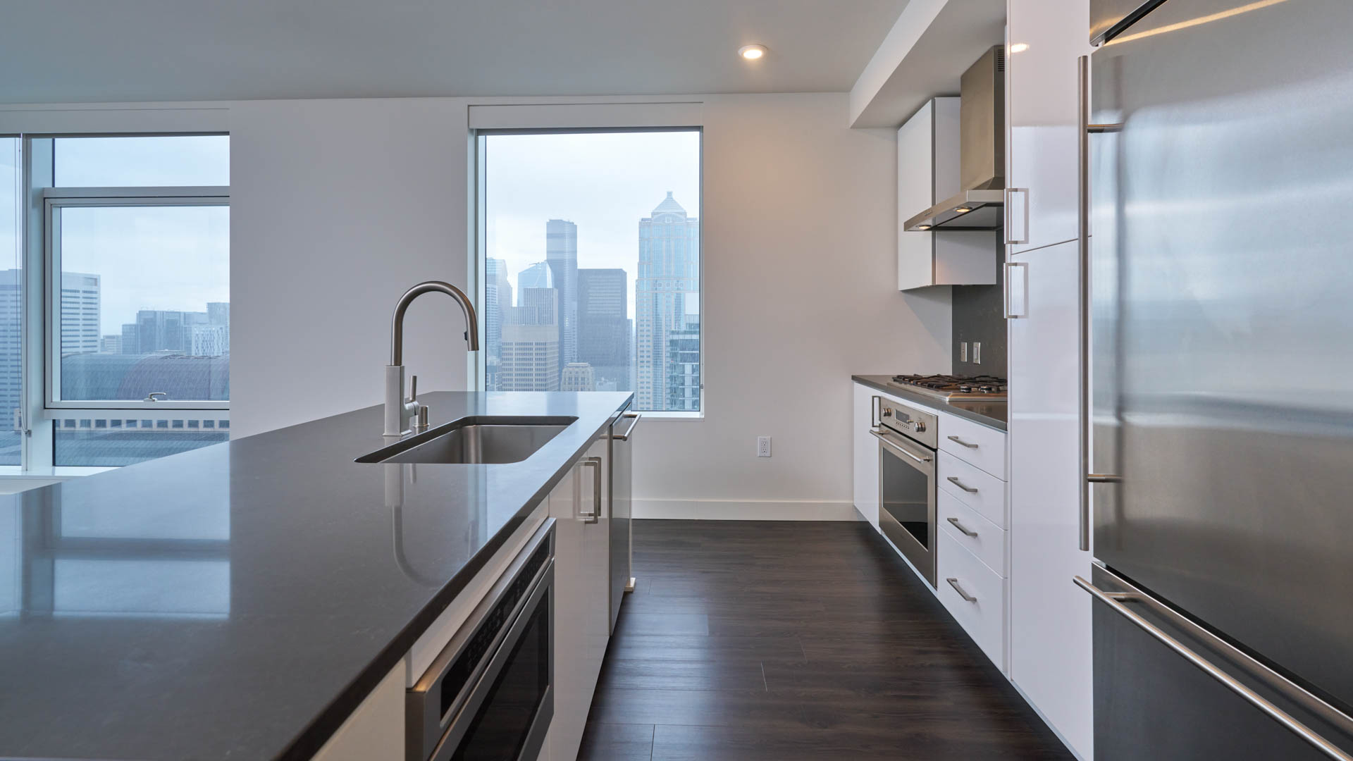 Helios Apartments 9 of 12