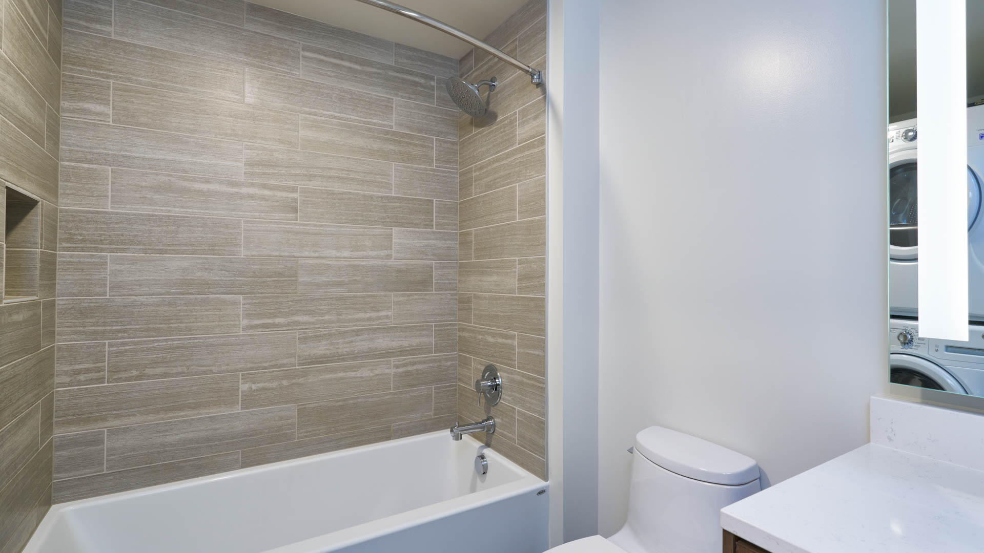Helios Apartments 4 of 8
