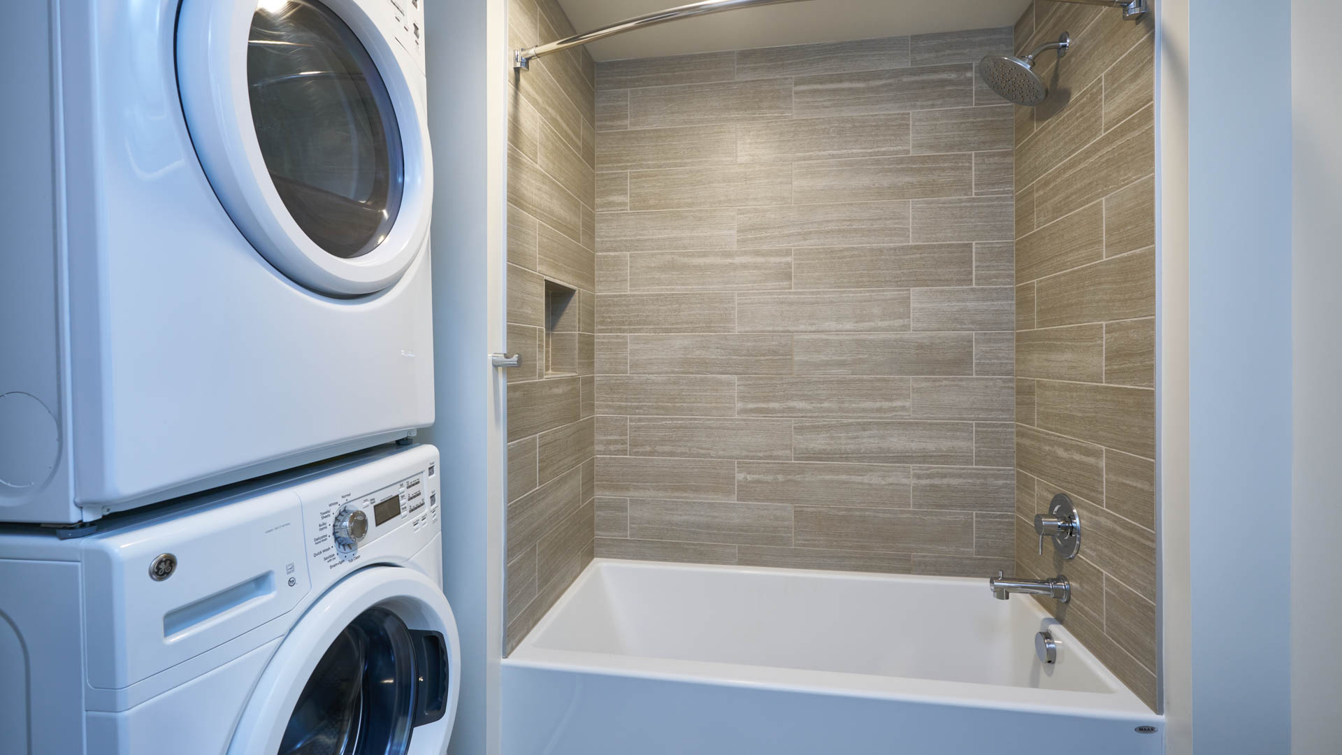 Helios Apartments 5 of 8