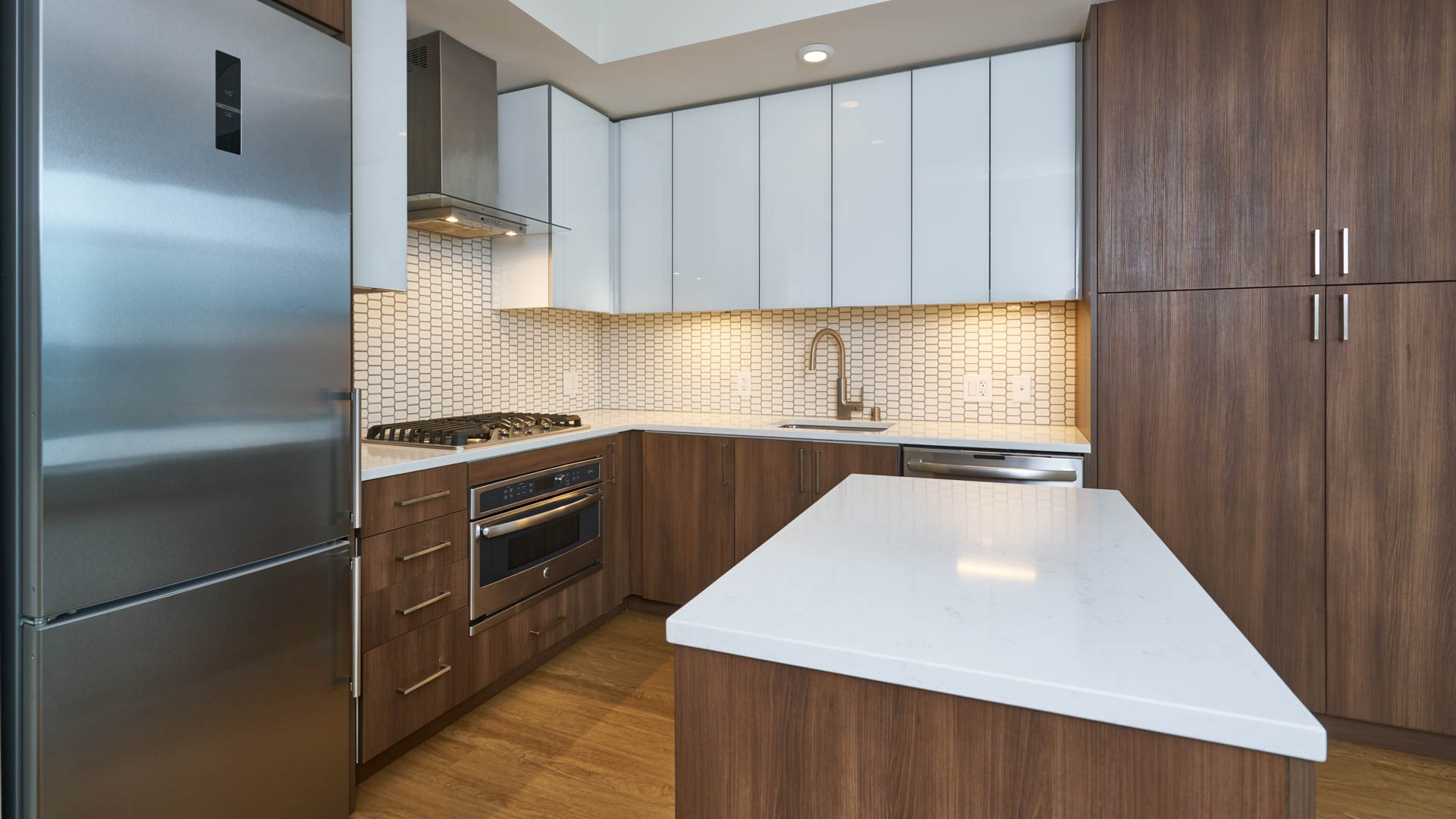 Helios Apartments 7 of 12