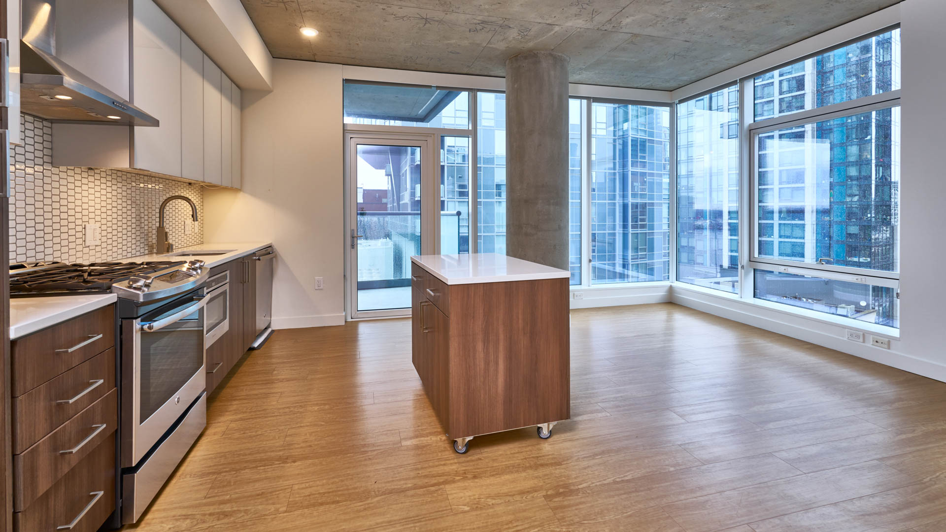 Helios Apartments 8 of 12
