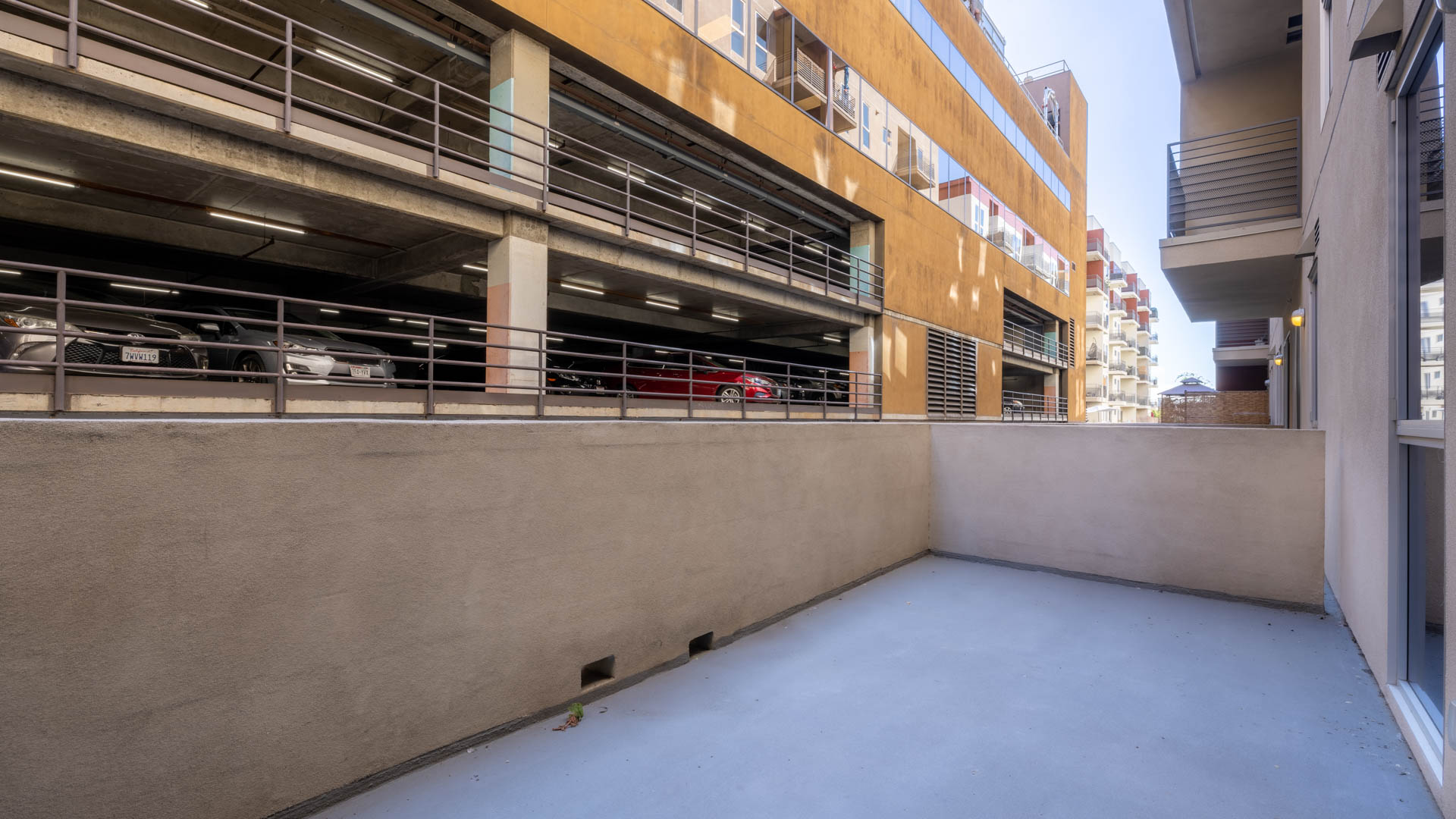 Radius Koreatown Apartments 3 of 5