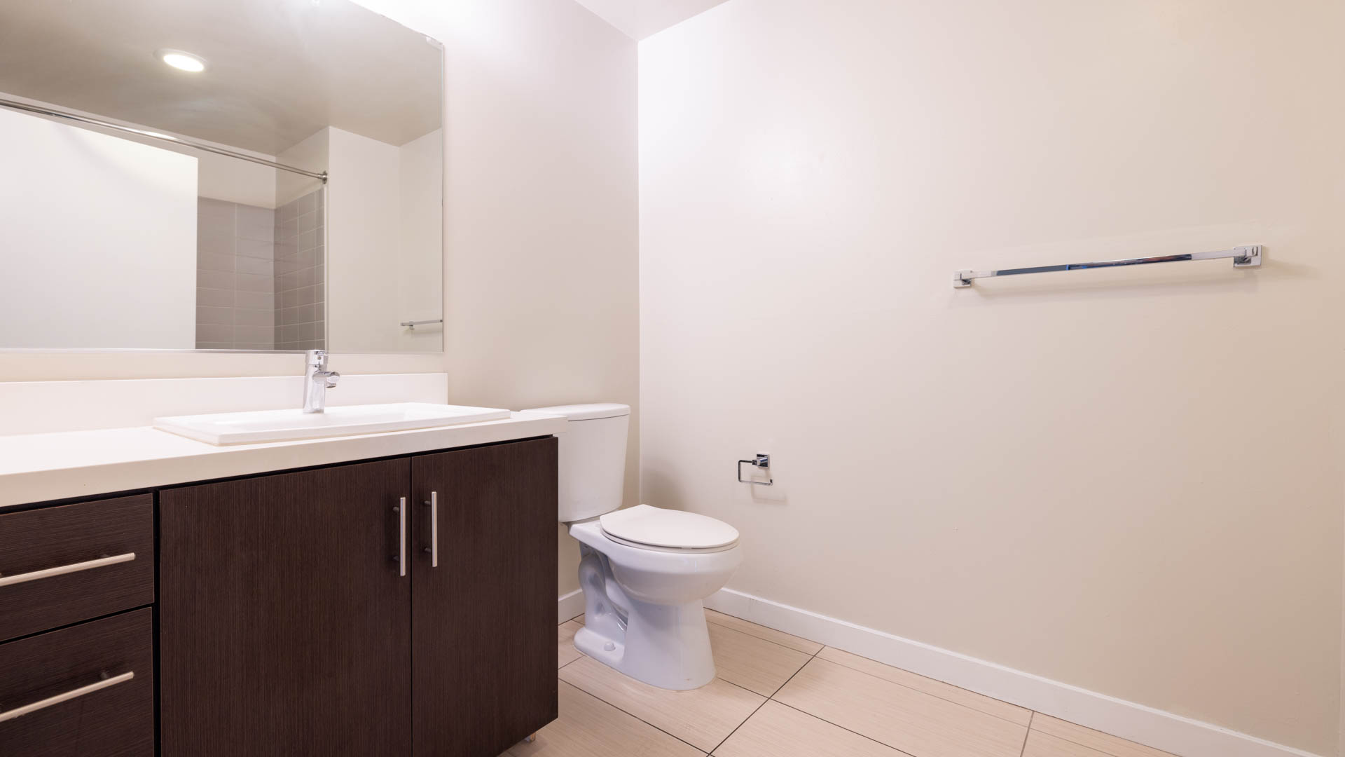 Radius Koreatown Apartments 2 of 13