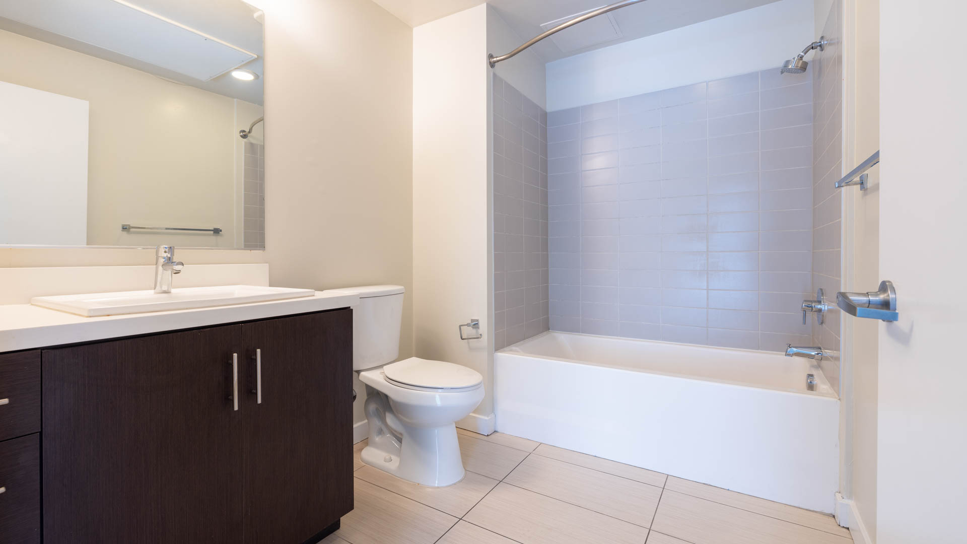 Radius Koreatown Apartments 4 of 13