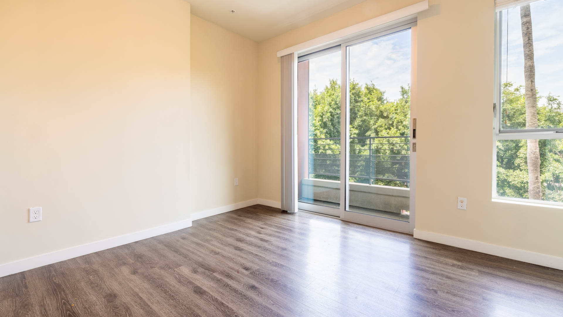 Radius Koreatown Apartments 6 of 13