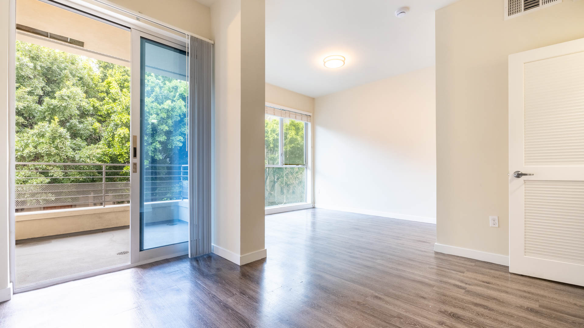 Radius Koreatown Apartments 4 of 7