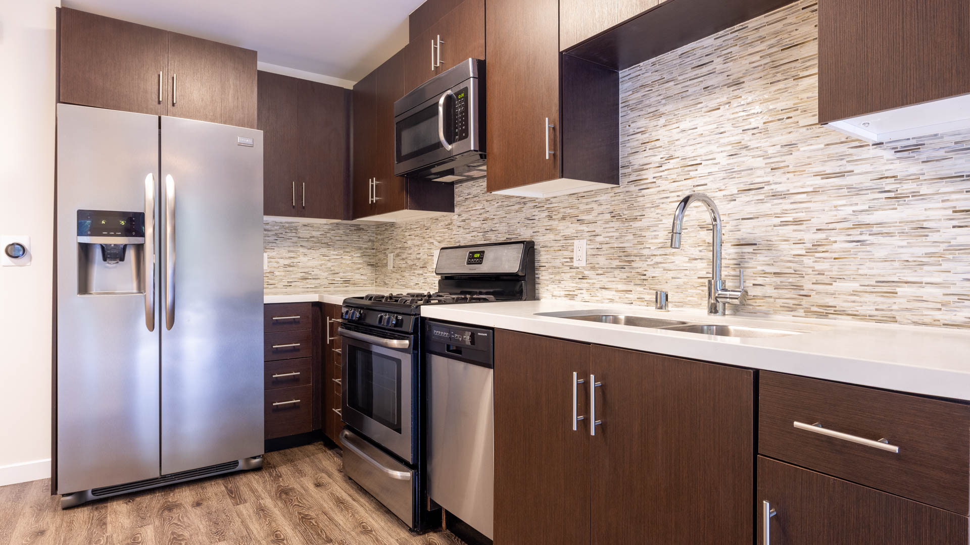 Radius Koreatown Apartments 3 of 7