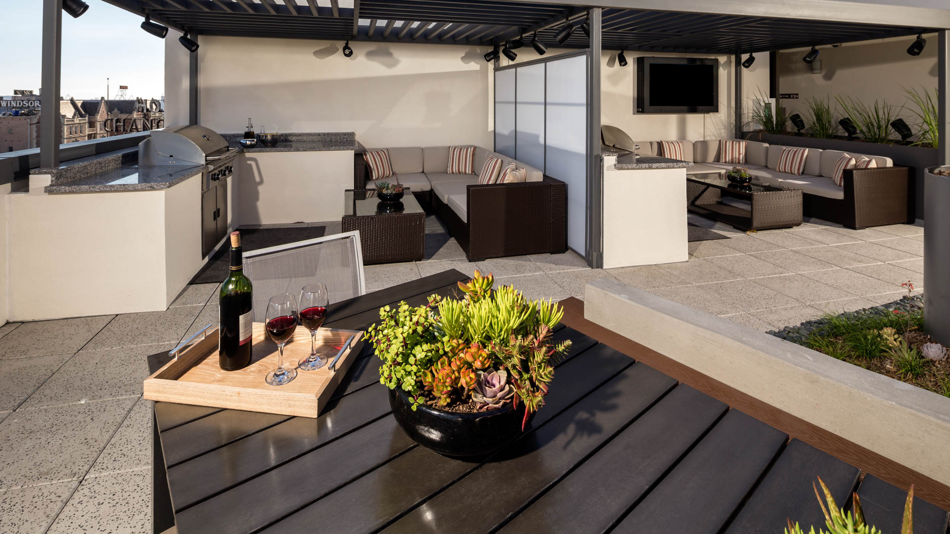 Roof deck at Radius Koreatown Apartments (6 of 6)