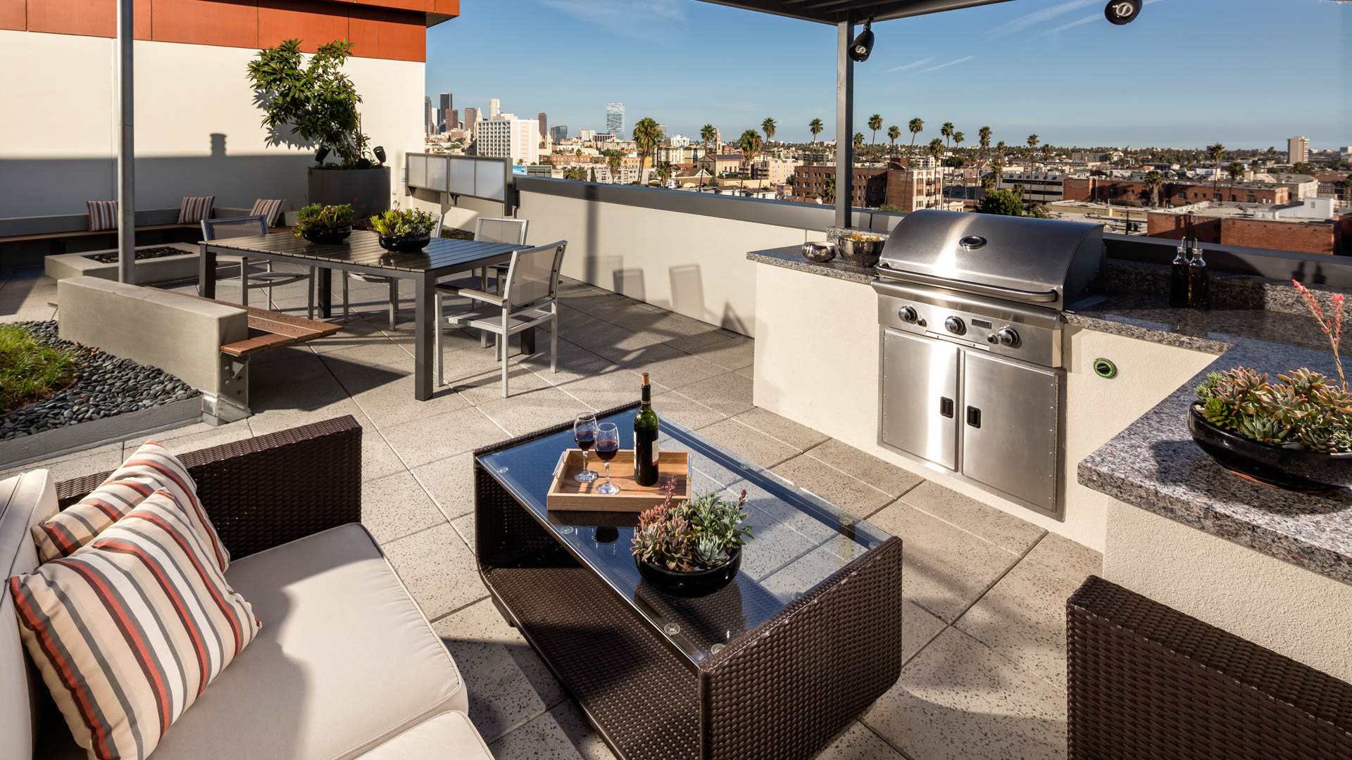 Roof deck at Radius Koreatown Apartments (5 of 6)