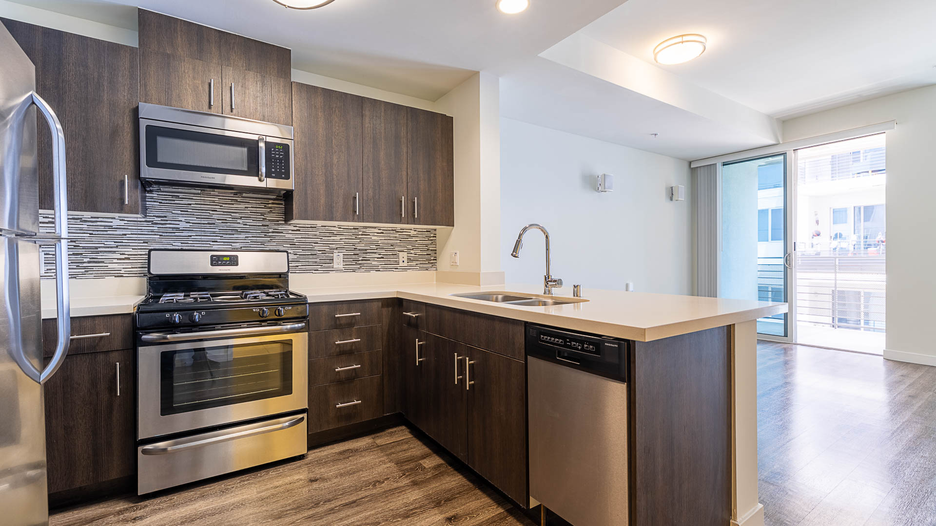 Radius Koreatown Apartments 8 of 12
