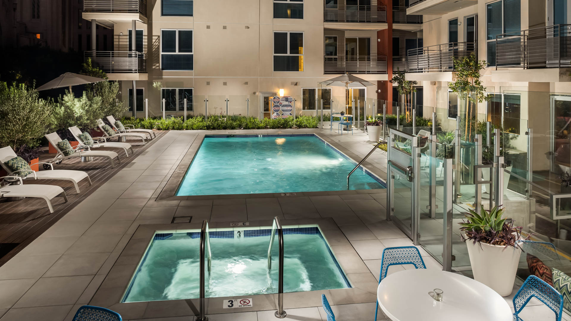 Pool at Radius Koreatown Apartments (4 of 4)