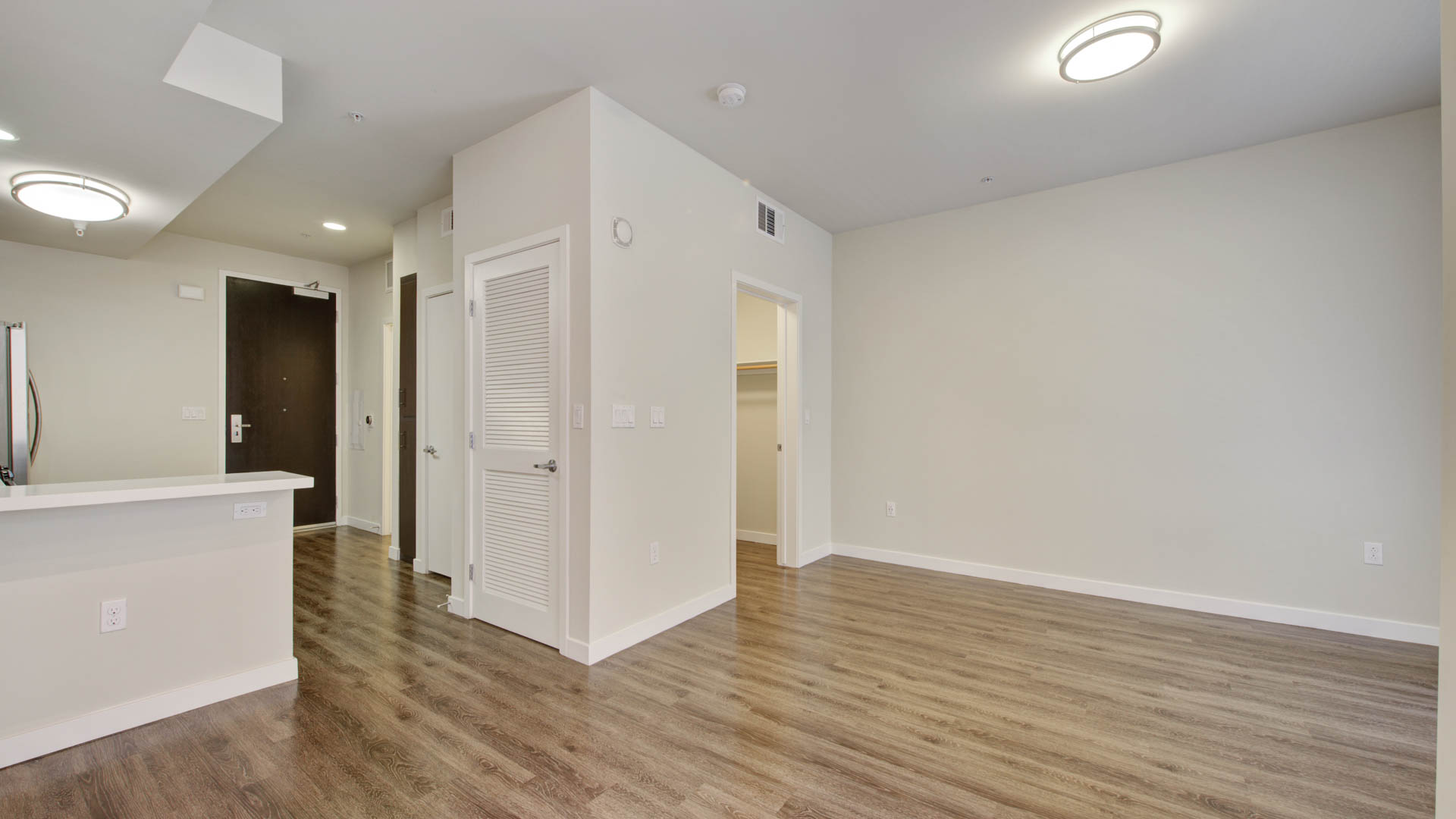 Radius Koreatown Apartments 3 of 4