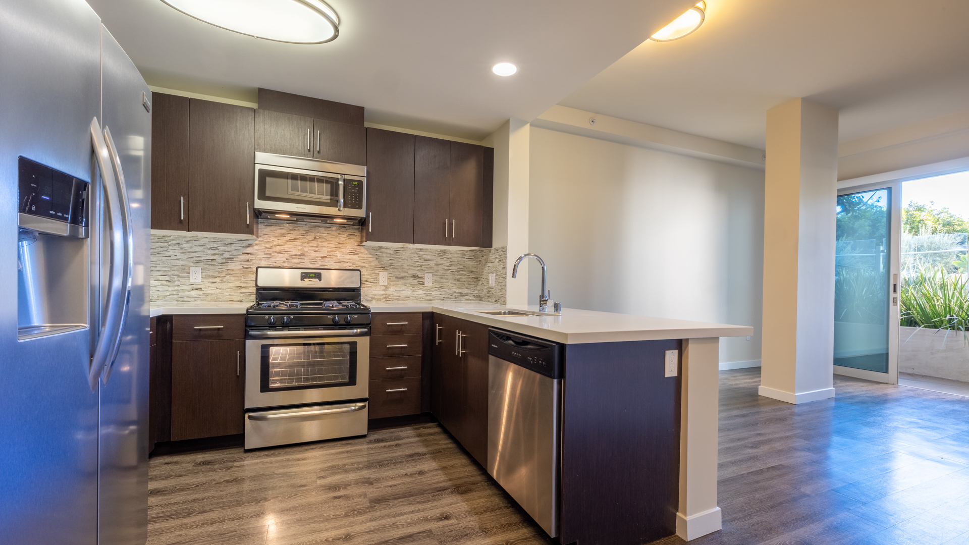 Radius Koreatown Apartments 3 of 6
